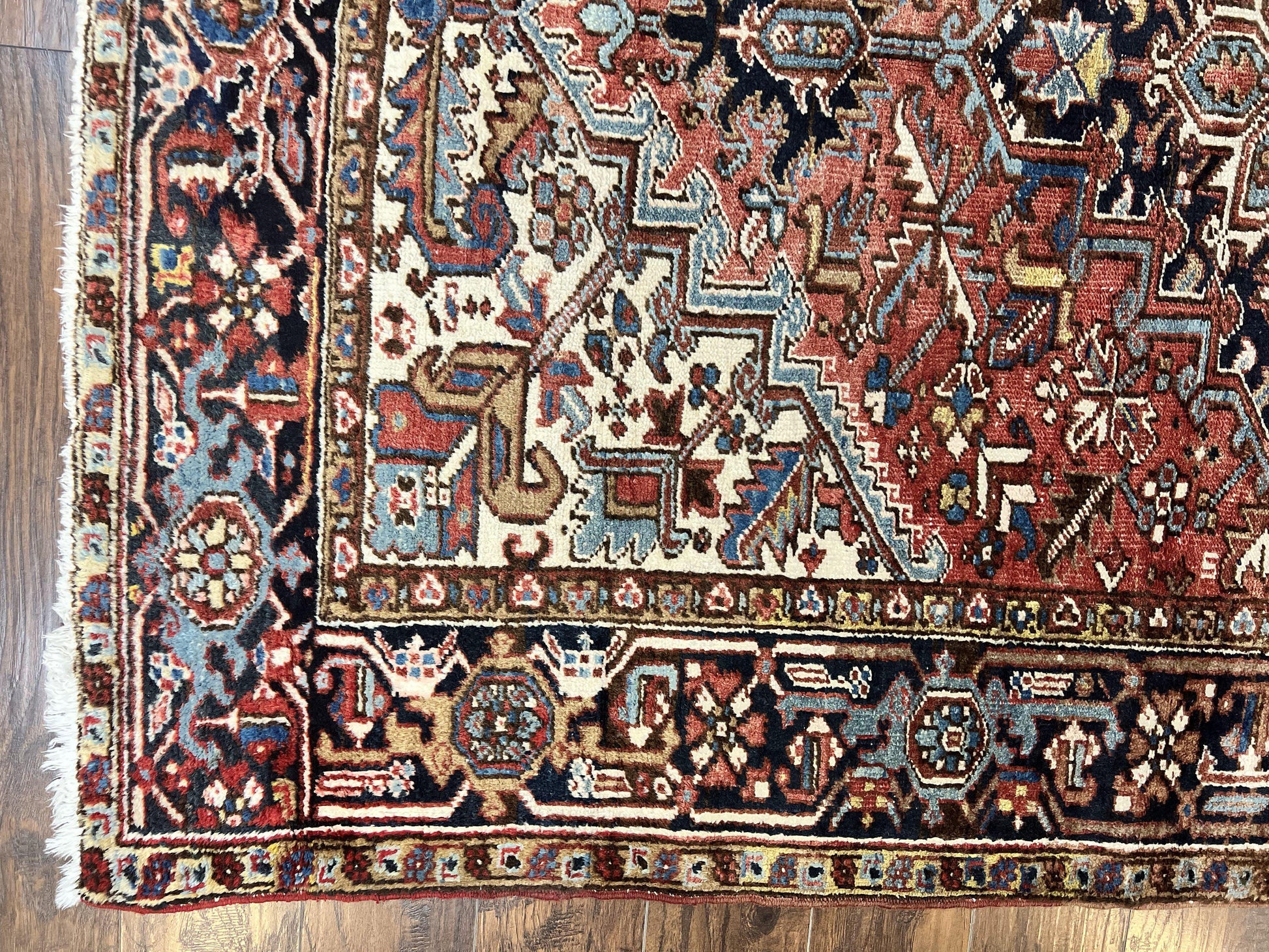 Antique Persian Heriz Rug 6x8, Geometric Medallion, 1920s Oriental Carpet, Handmade Wool Rug - Nuvé