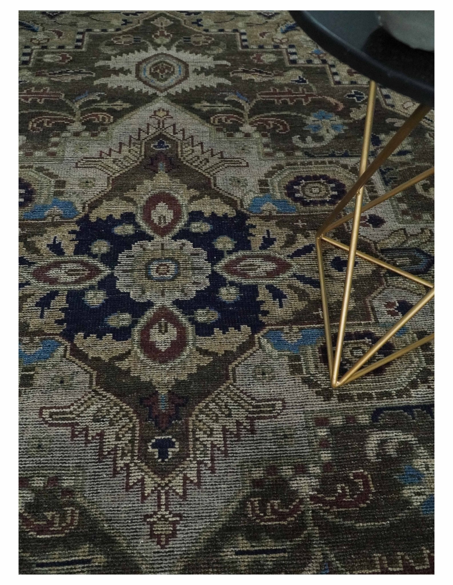 8x10 Antique look Brown, Beige and Blue Traditional Medallion wool Area Rug - Nuvé