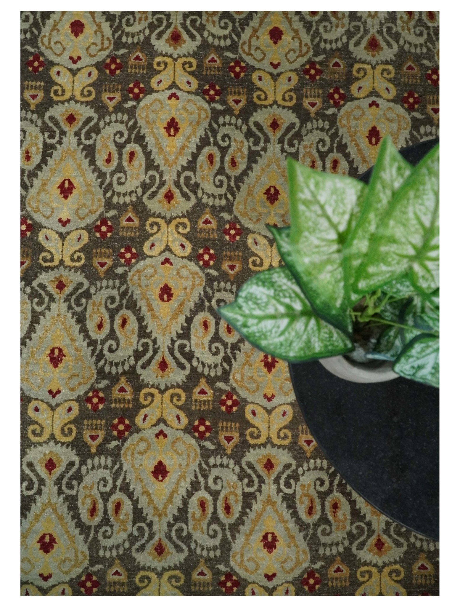 8x8 Round Fine Hand Knotted Brown and Beige Traditional Vintage Persian Style Antique Wool Rug | AGR48 - Nuvé