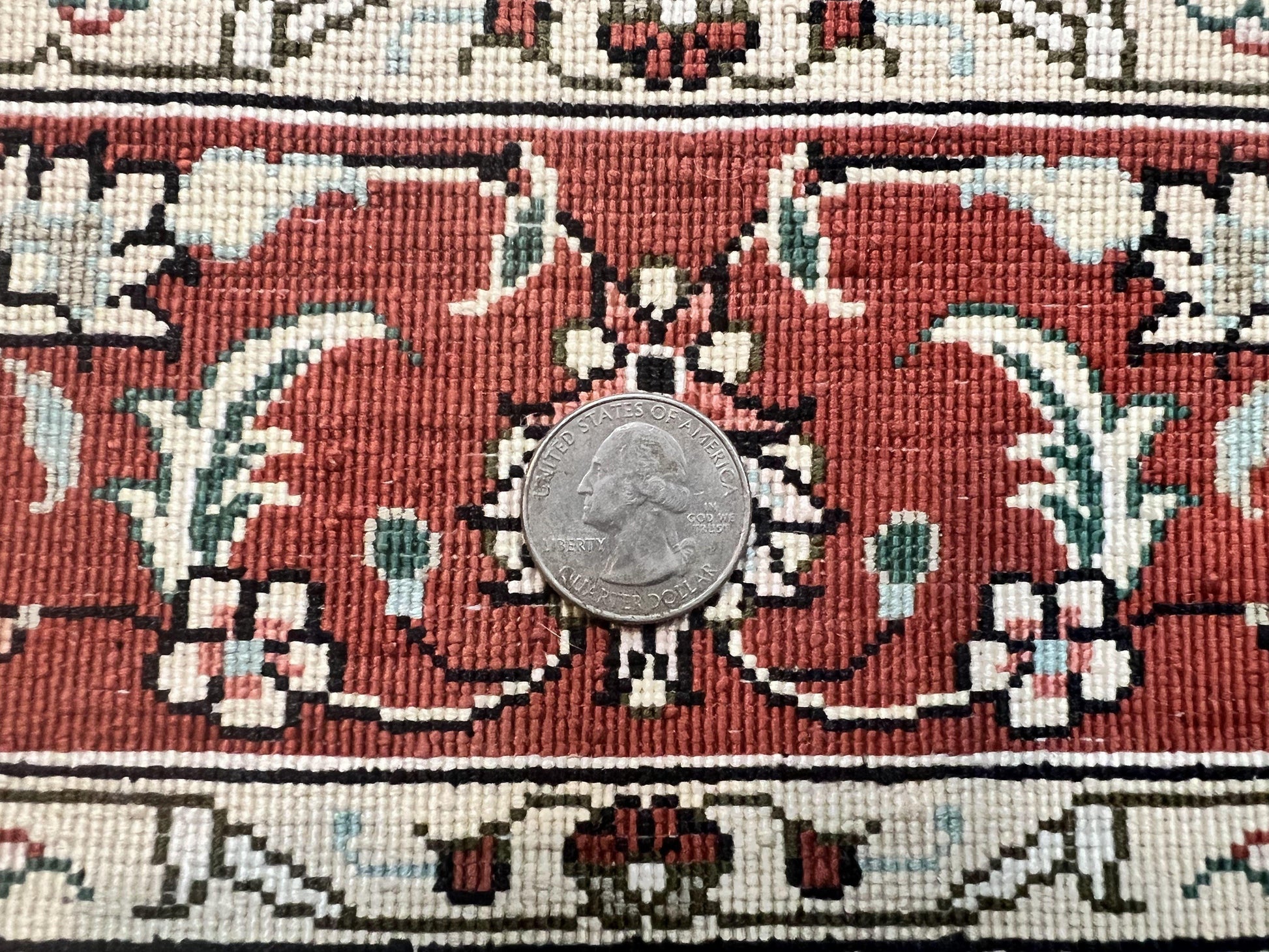 Silk Turkish Kayseri Rug 2.7 x 4, Floral Medallion, Fine Oriental Carpet, Small Vintage Rug, Silk Pile on Silk Foundation, Hand Knotted - Nuvé