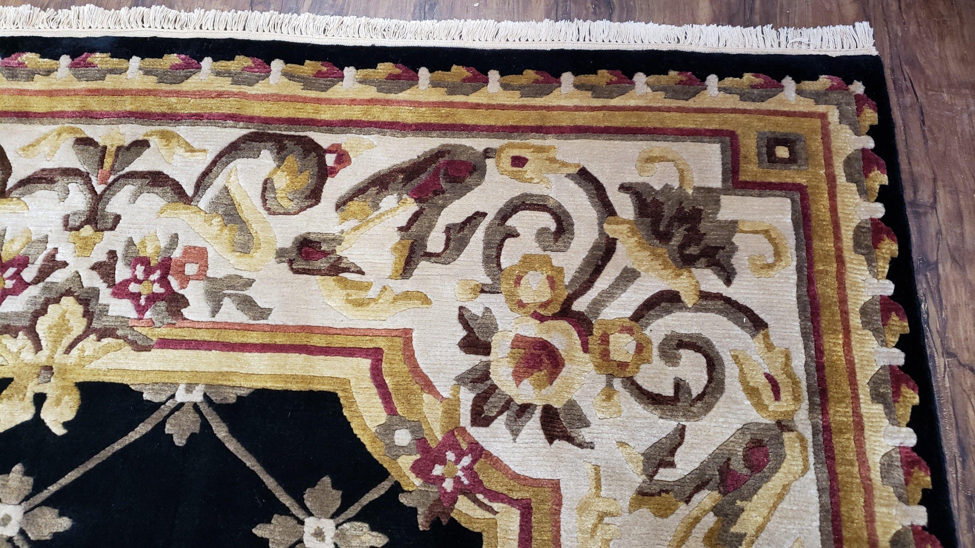 Nepal Rug 6x9, New Aubusson Nepalese Tibetan Carpet 6'1" x 8' 8", Hand-Knotted Wool, Unused, Black & Cream, Savonnerie Pattern, Soft Pile - Nuvé