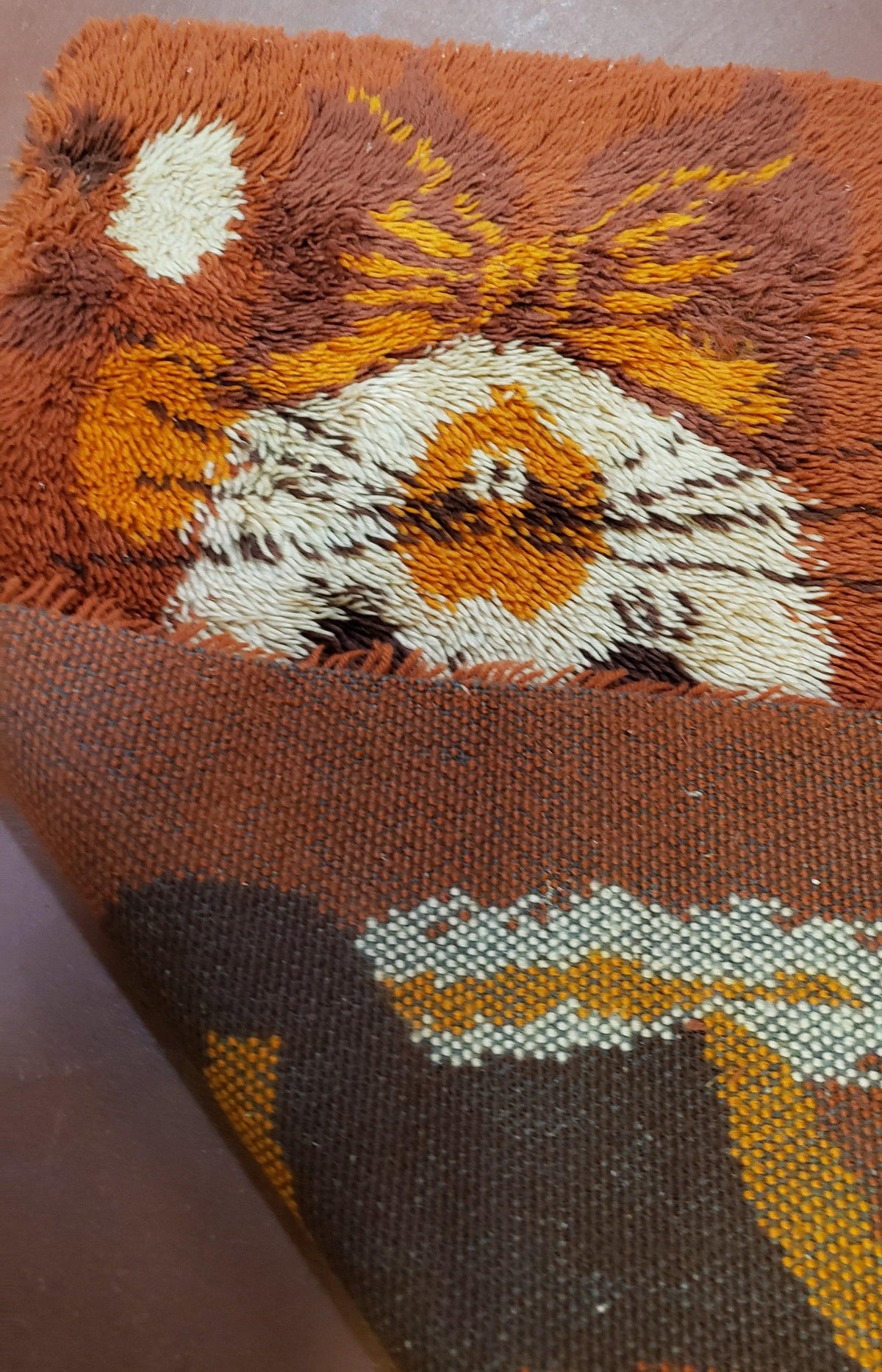 2x3 Rya Shag Rug Mid-Century Modern Danish Shag Rug 1960s Accent Rug Bunny Rabbit in Hat Dark Orange Small Shag Rug