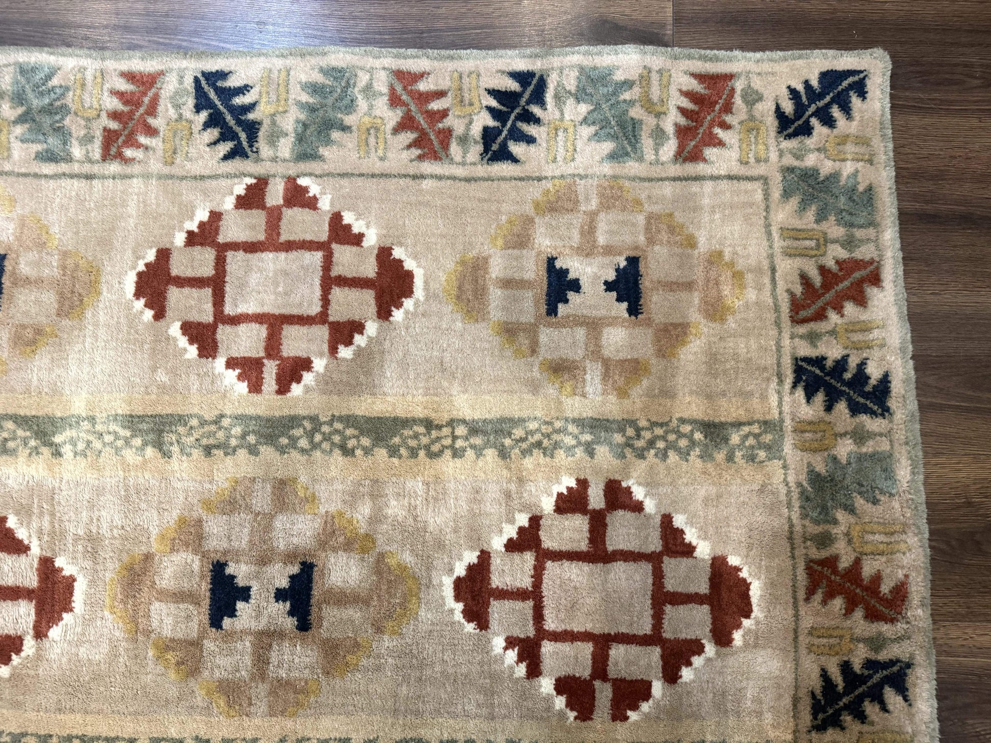 Geometric Design Area Rug 5x8, Beige and Rust Red - Nuvé