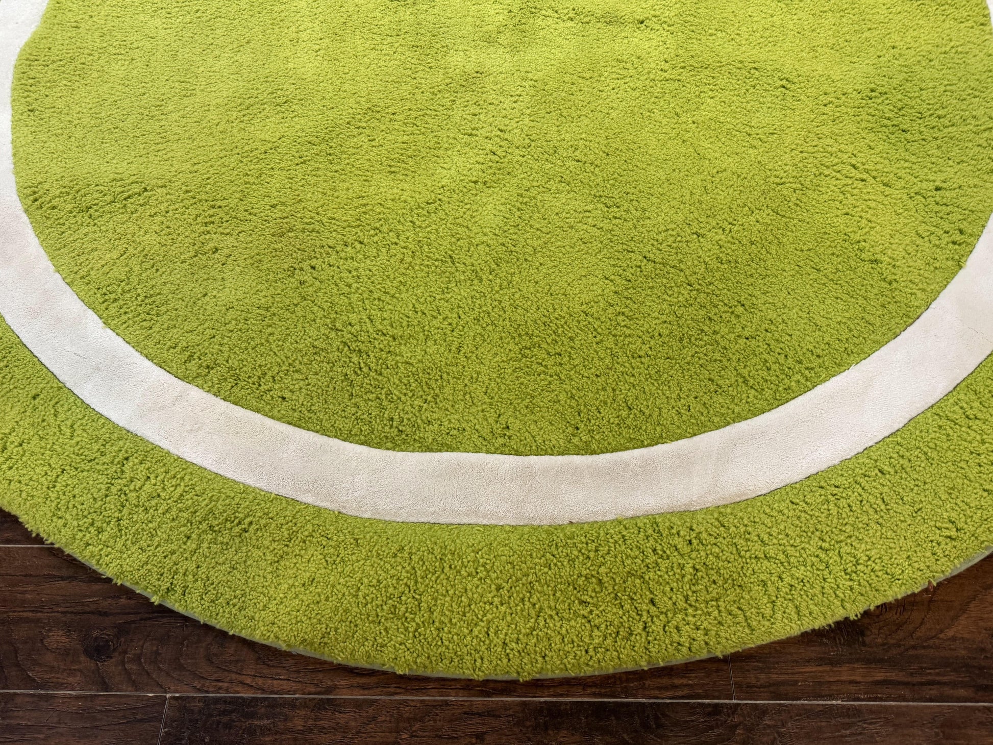 Large Round Rug 9x9, Vintage Retro Design, Lime Green - Nuvé
