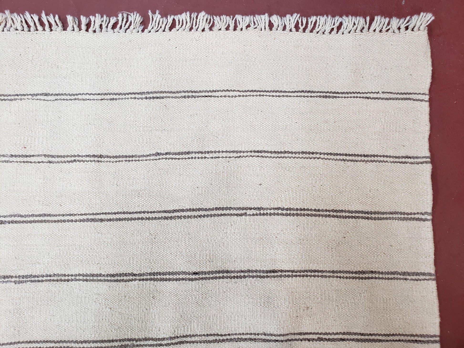 New Turkish Kilim Rug, Striped Area Rug, Southwestern Style, Off-white/Ivory Color, 5x8 Kilim Carpet, Hand-Knotted, Flatweave, Wool - Nuvé