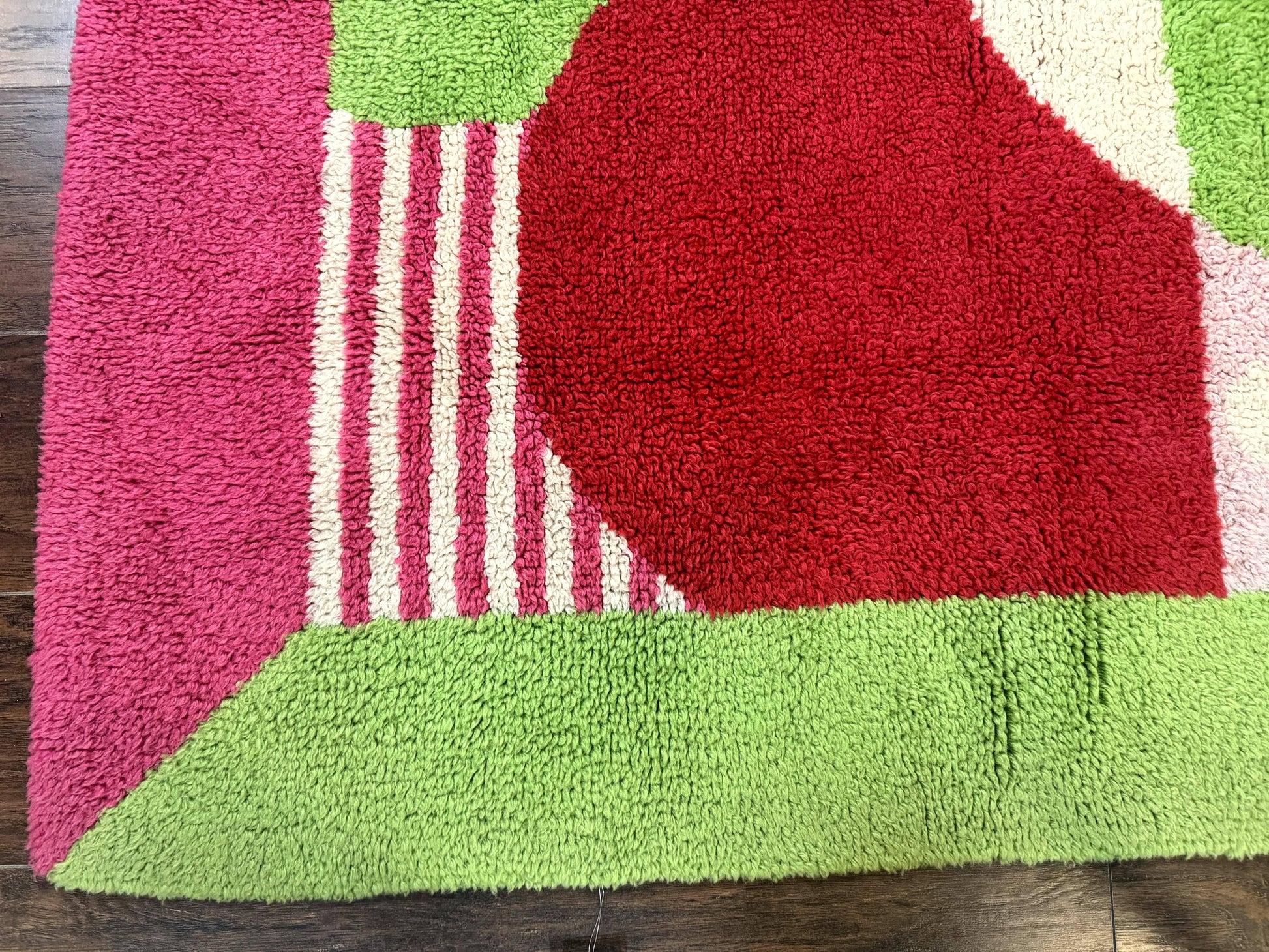 European Shag Rug 4.8 x 4.8, Modern Abstract Design, Green Pink Red, Square Shag Rug, Unique - Nuvé