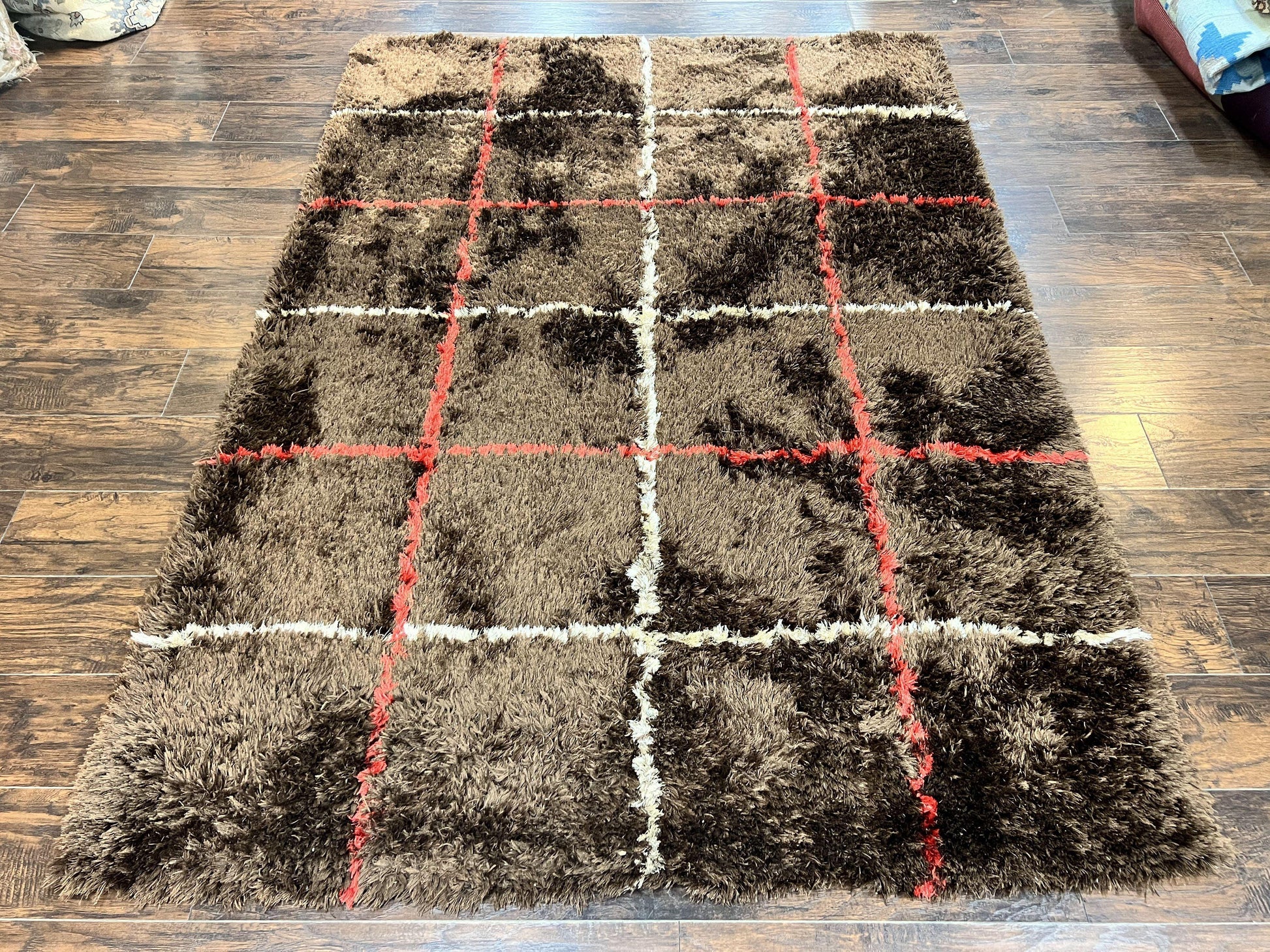 Shag Rug 6x8, Brown, Panel Design - Nuvé