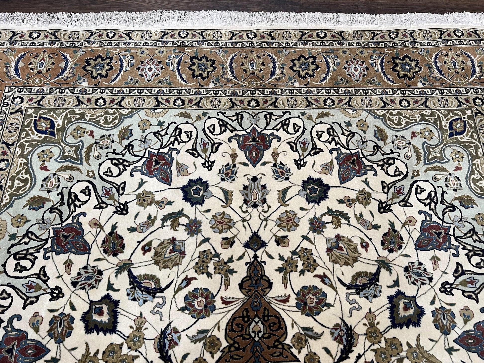 Wonderful Persian Tabriz Rug 7x10, Floral Medallion, Very Fine Oriental Carpet, Ivory - Nuvé