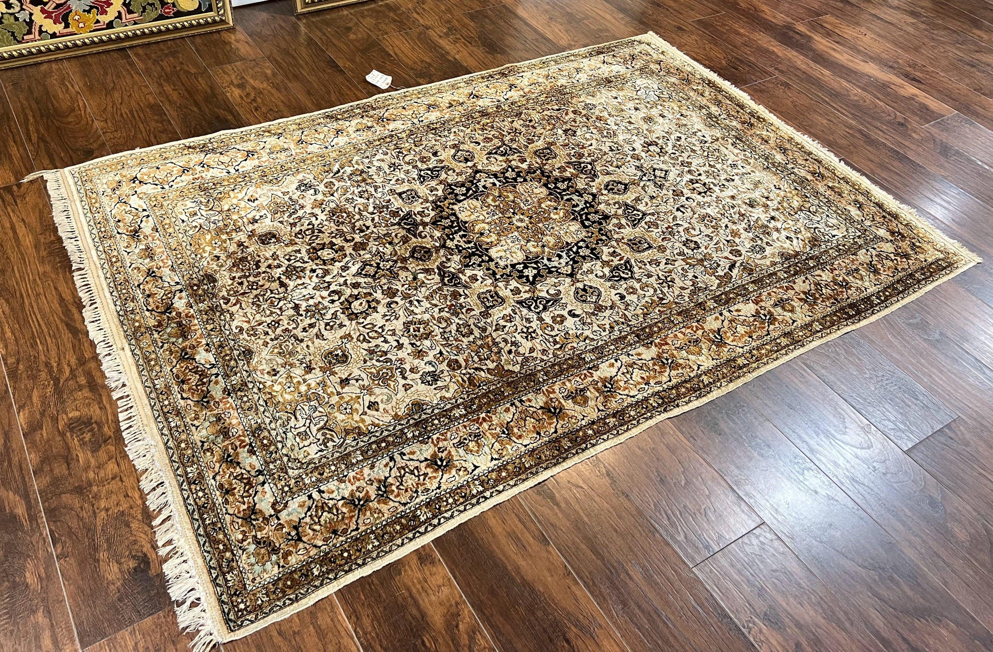 Persian Qum Silk Rug, Floral Medallion, Very Fine 60 Raj 475 KPSI, Handmade Hand Knotted Oriental Carpet, Silk on Silk - Nuvé