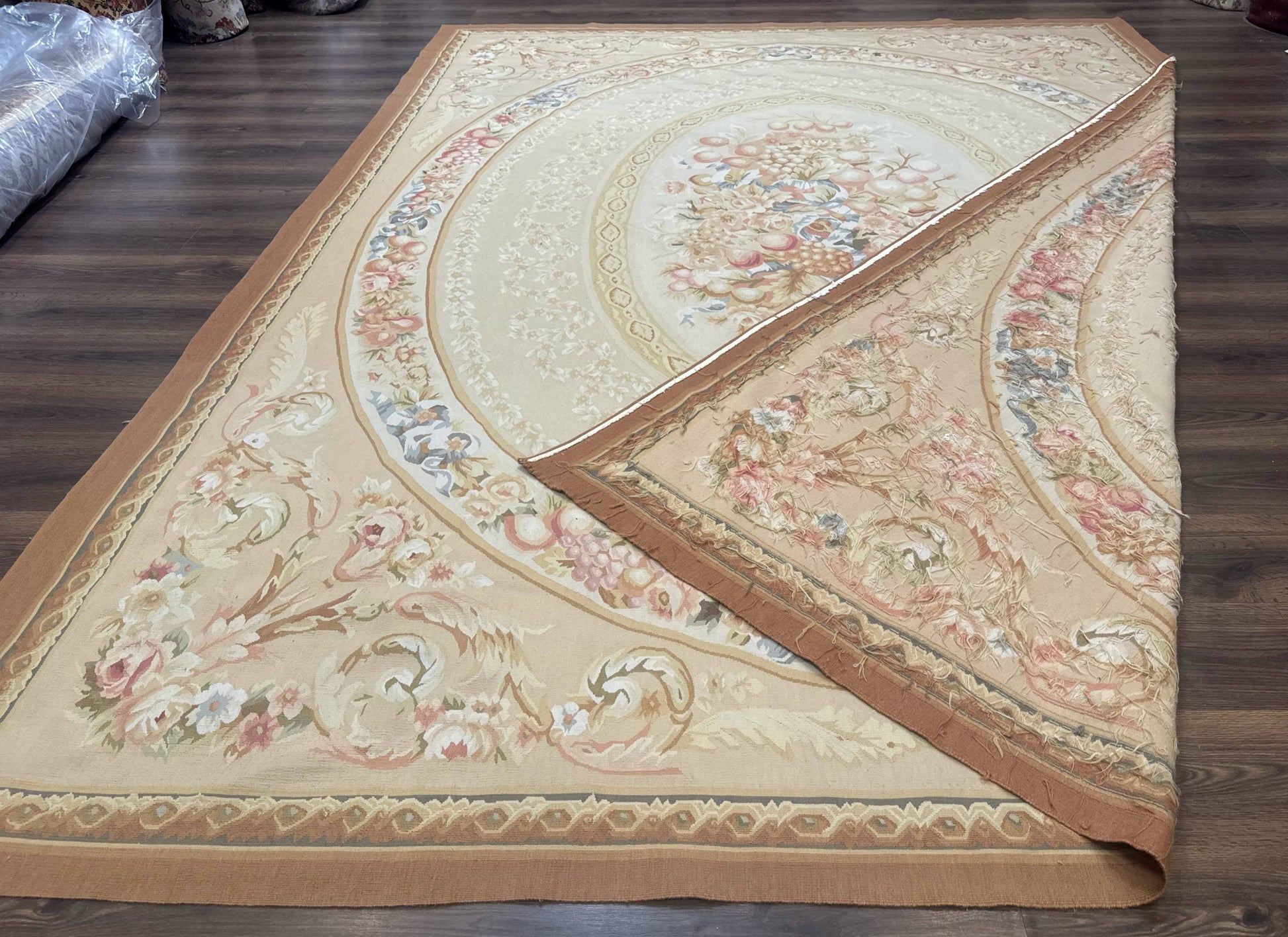 Aubusson Rug 9x12, French European Design, Floral, Elegant - Nuvé