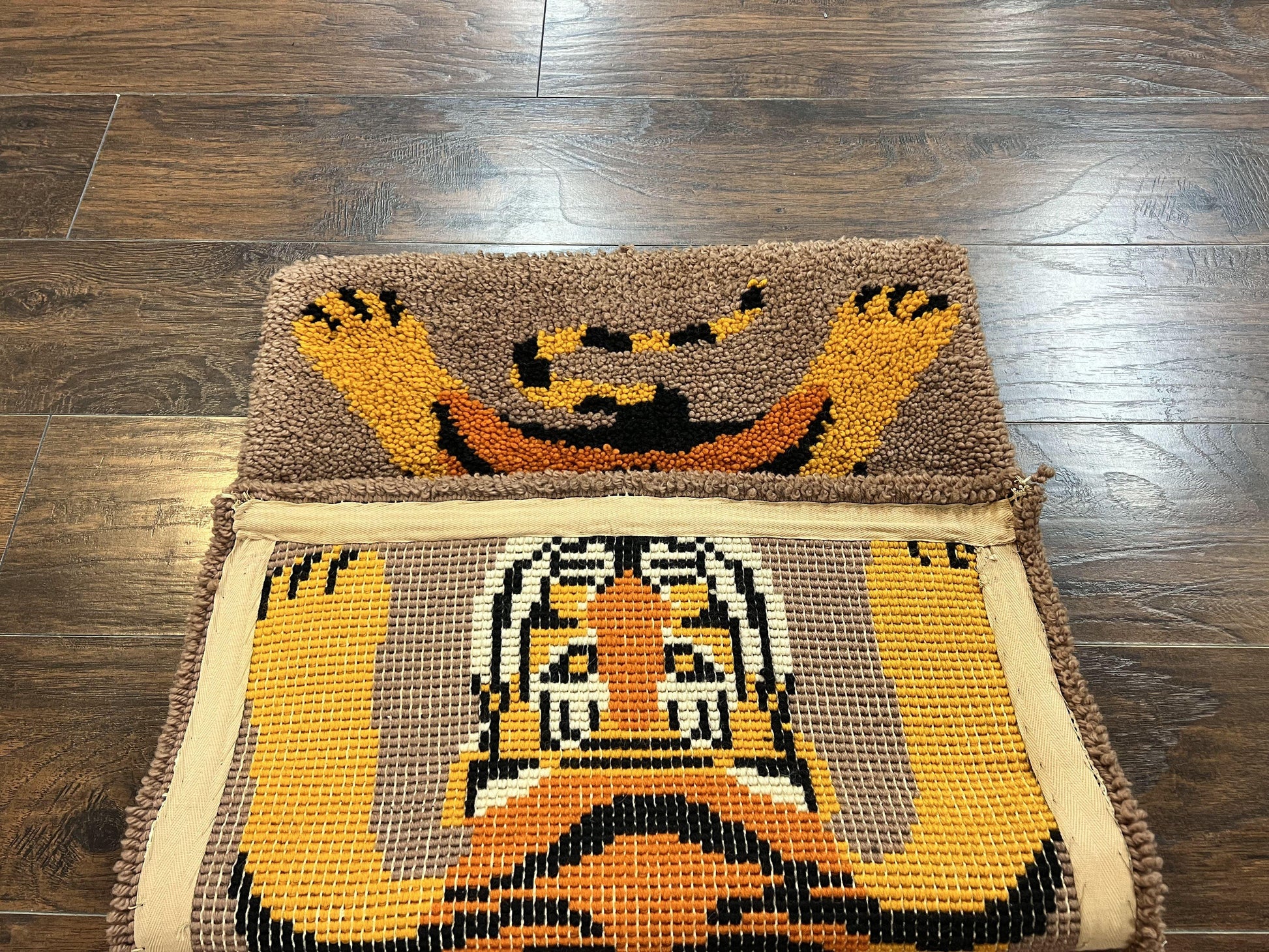 Small Hooked Rug 2x3, Tibetan Tiger Design, Wool, Unique Hooked Rug, Vintage - Nuvé