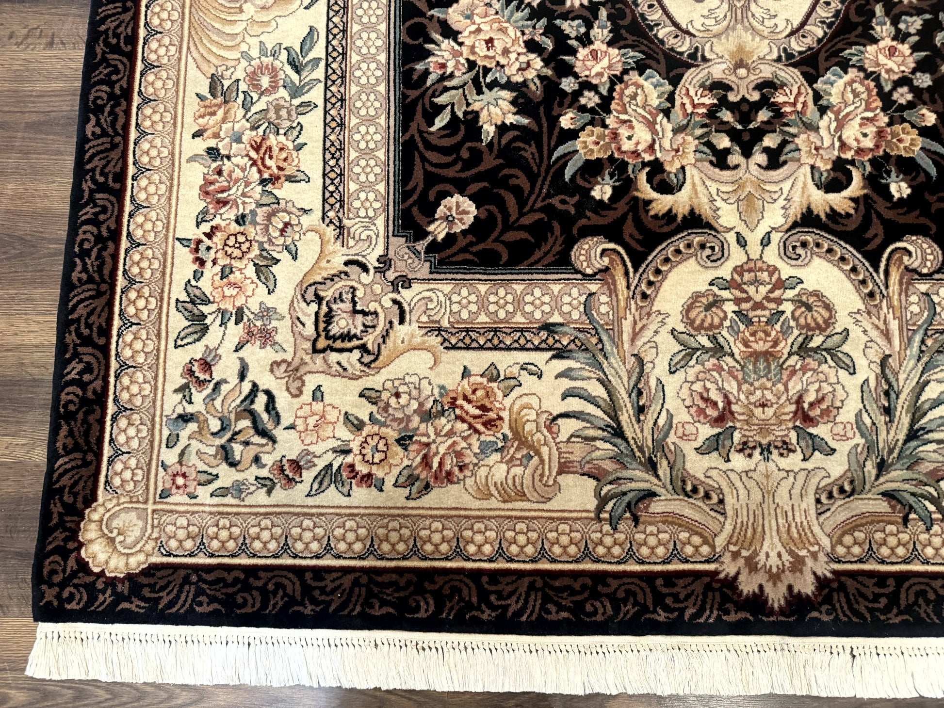Aubusson Rug 6x9, European Design, Fine 170 KPSI, Elegant Carpet - Nuvé