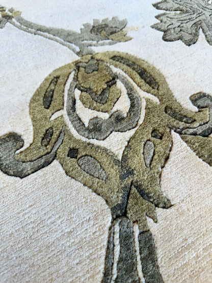 Hand-Knotted Indian Rug - 7'11" x 9'9" - Wool - Floral Pattern - Elegant Beige and Green Design - Nuvé