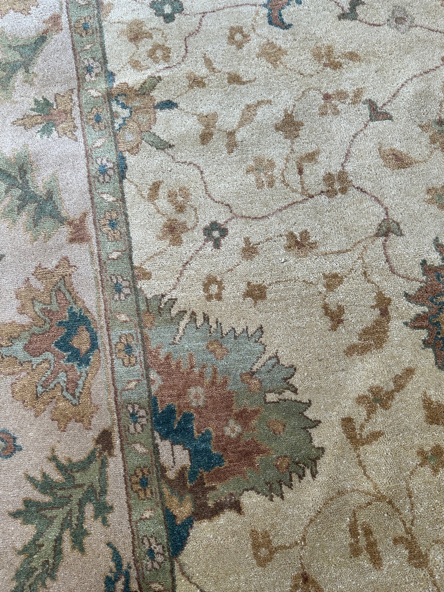 Hand-Knotted Oushak Soft Wool Rug 8 x 10 - Nuvé