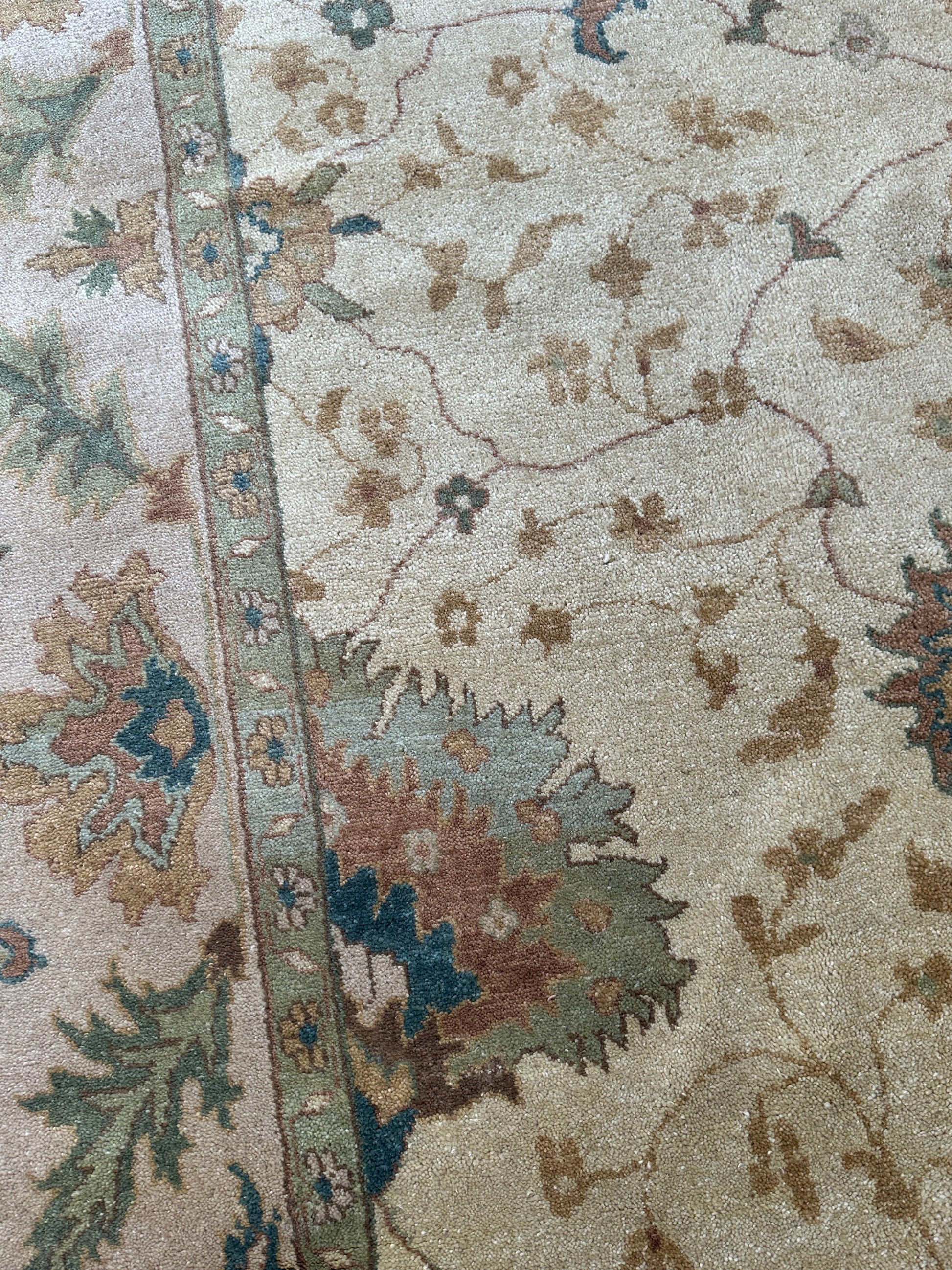 Hand-Knotted Oushak Soft Wool Rug 8 x 10 - Nuvé