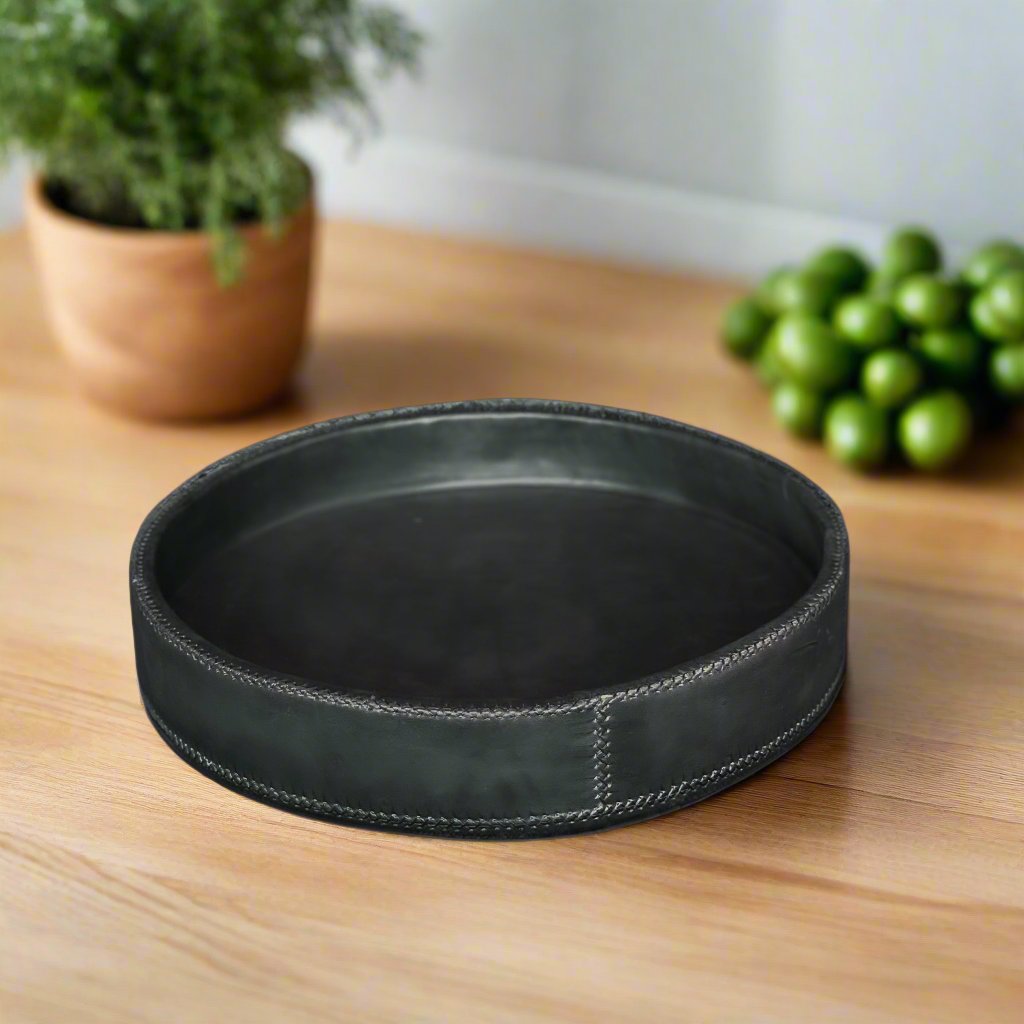 Arco | 13" Cedar Wood & Leather Round Tray - Nuvé