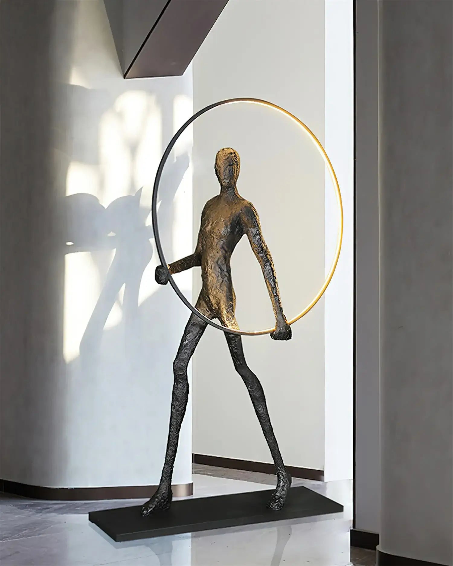 Aeon Sculpture Characters Floor Lamp - Nuvé