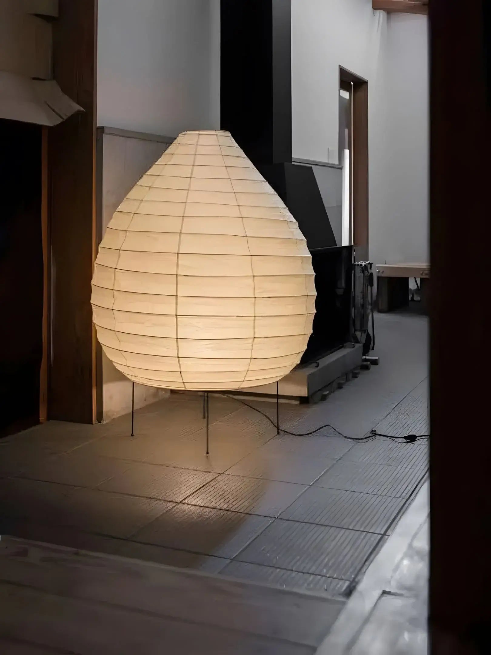 Akari 23N Floor Lamp - Nuvé