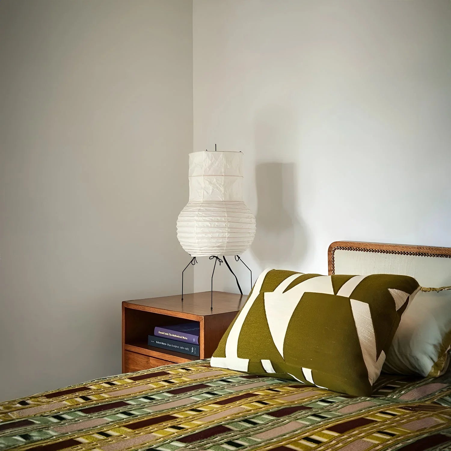 Akari UF1-S Table Lamp - Nuvé