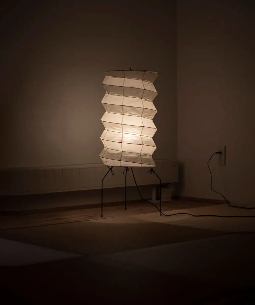 Akari UF2-31N Table Lamp - Nuvé