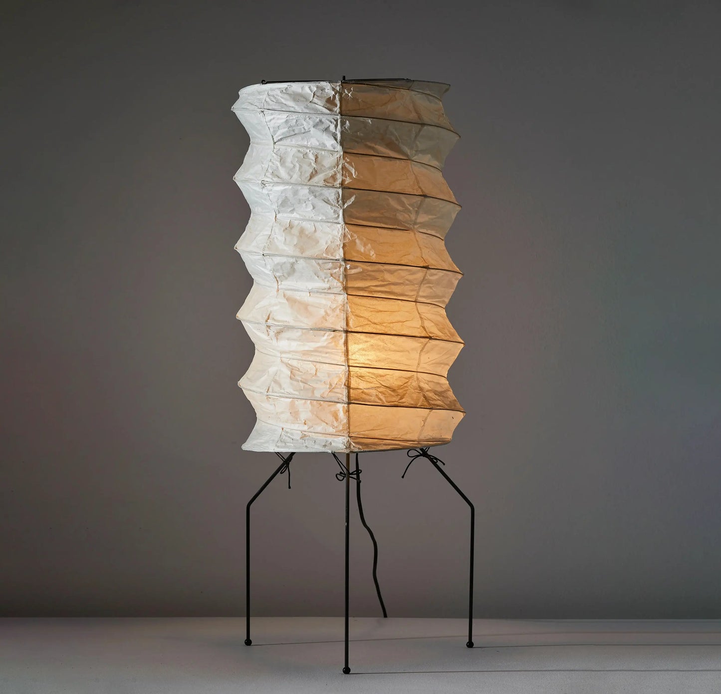 Akari UF2-31N Table Lamp - Nuvé