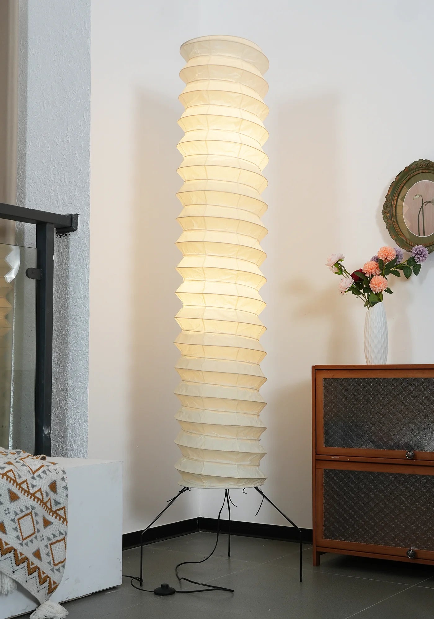 Akari UF4-31N Floor Lamp - Nuvé