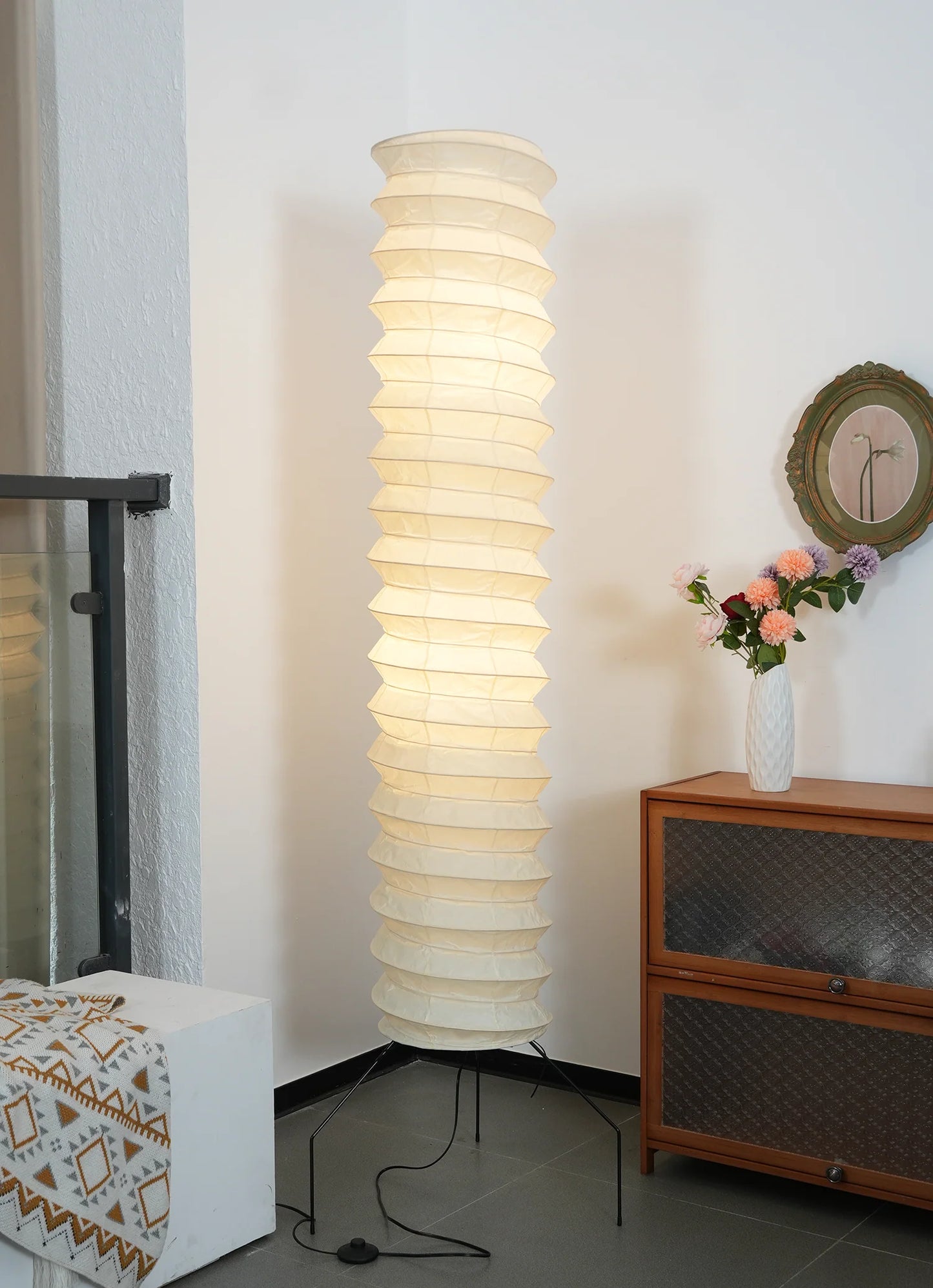 Akari UF4-31N Floor Lamp - Nuvé