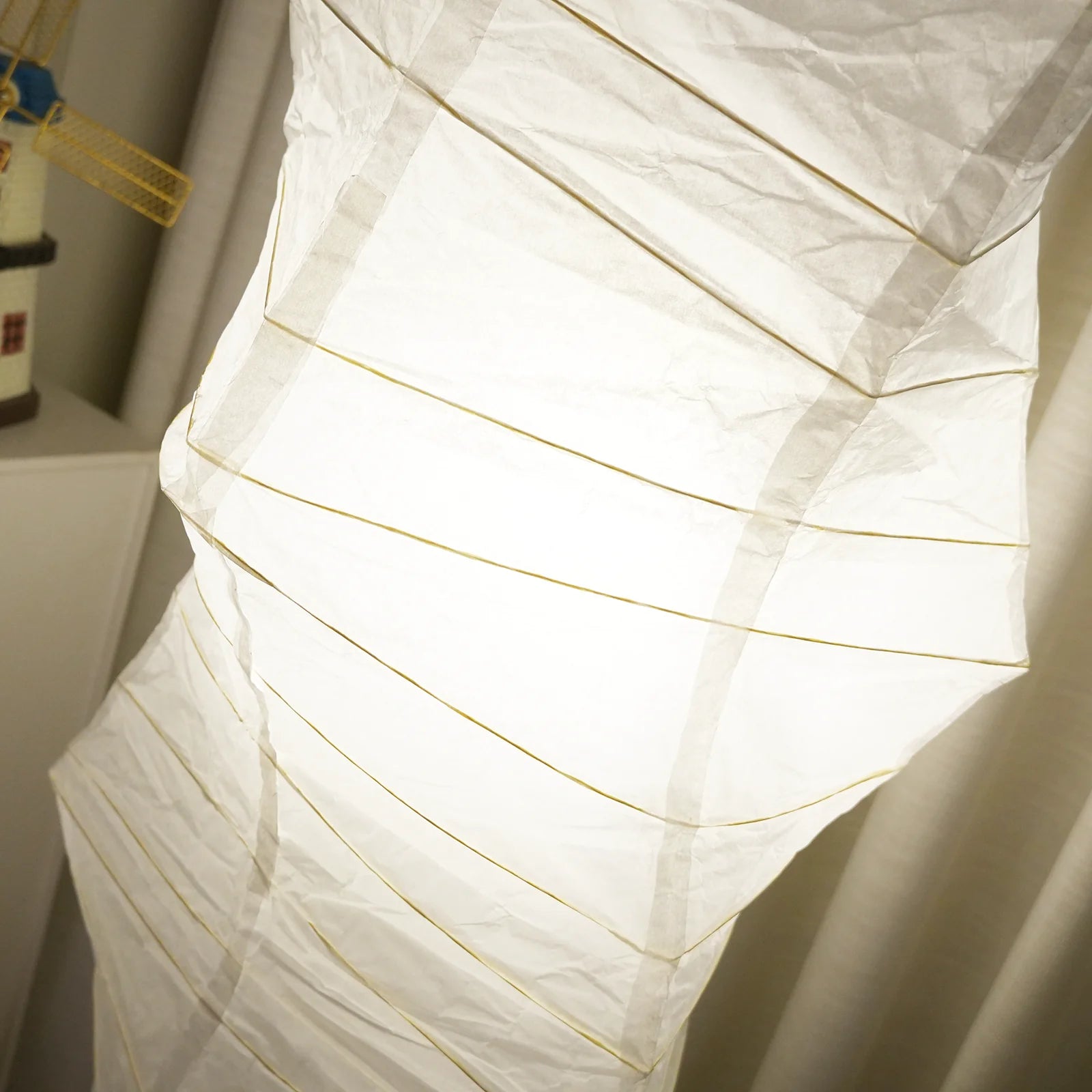 Akari UF4-33N Floor Lamp - Nuvé