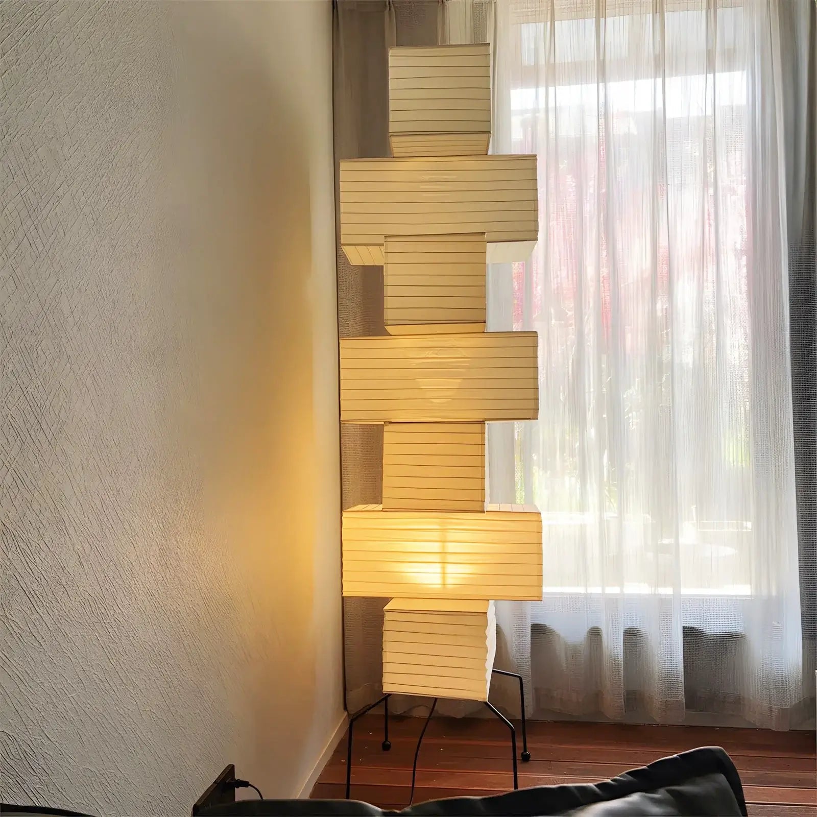 Akari UF4-L10 Floor Lamp - Nuvé