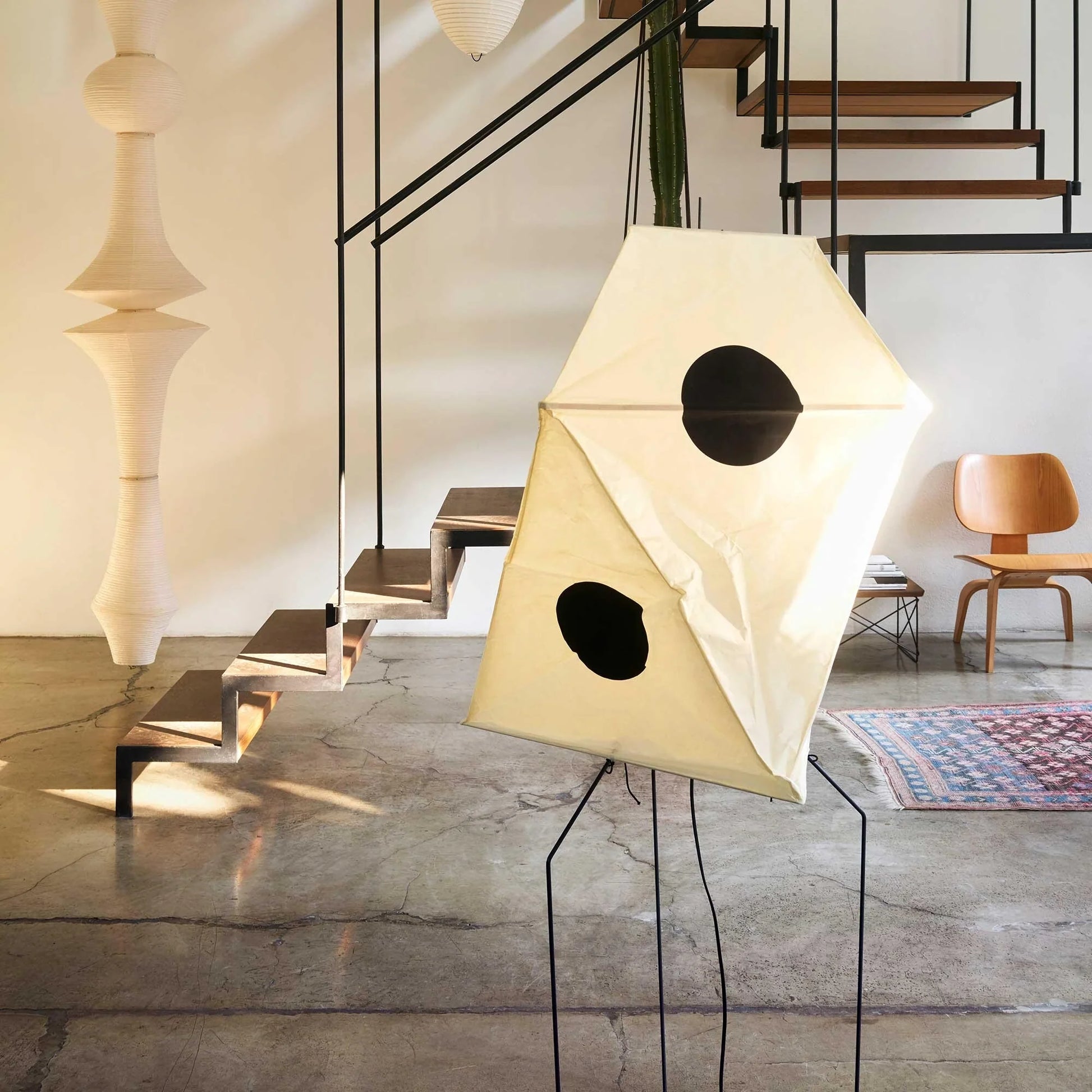 Akari UF3-Q Floor Lamp - Nuvé