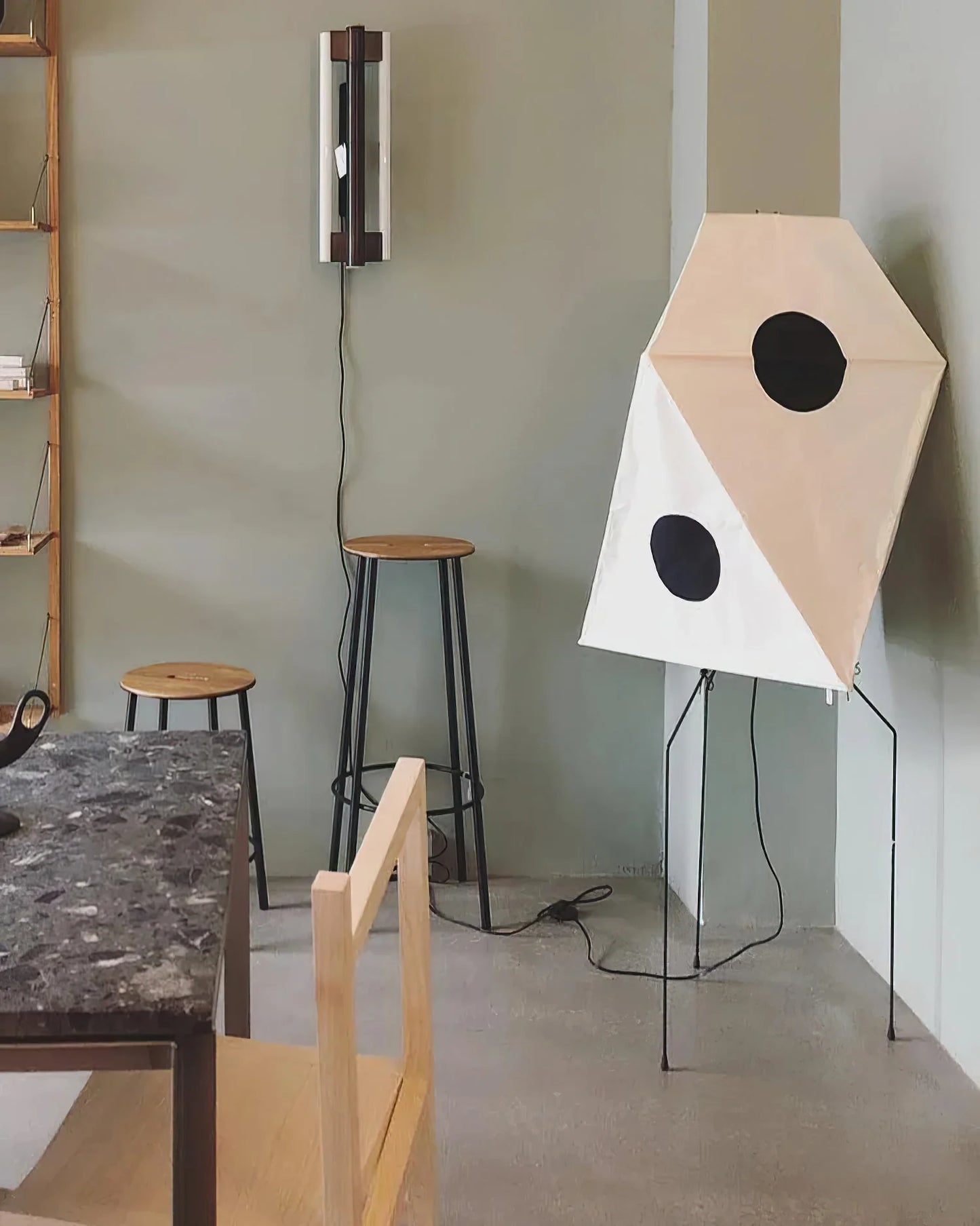 Akari UF3-Q Floor Lamp - Nuvé