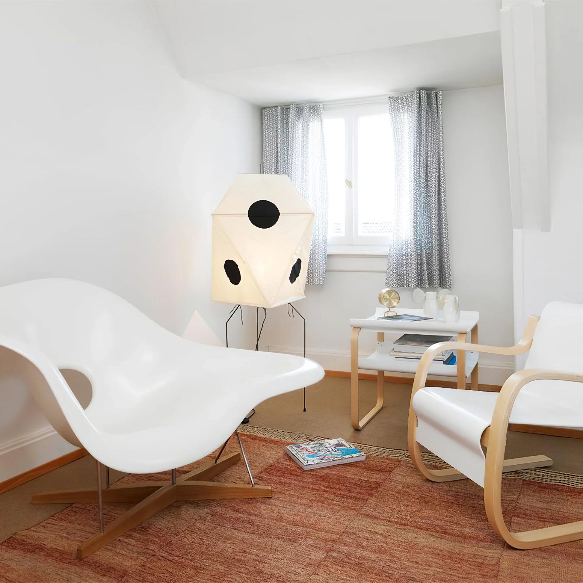 Akari UF3-Q Floor Lamp - Nuvé