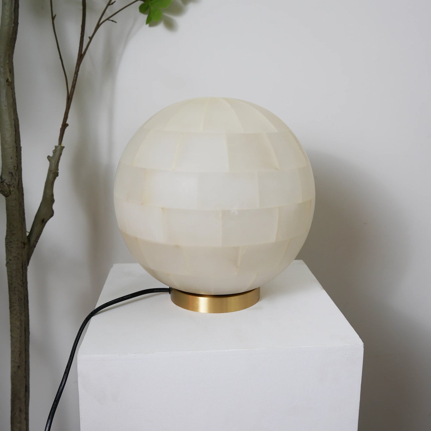 Alabaster Ball Table Lamp - Nuvé