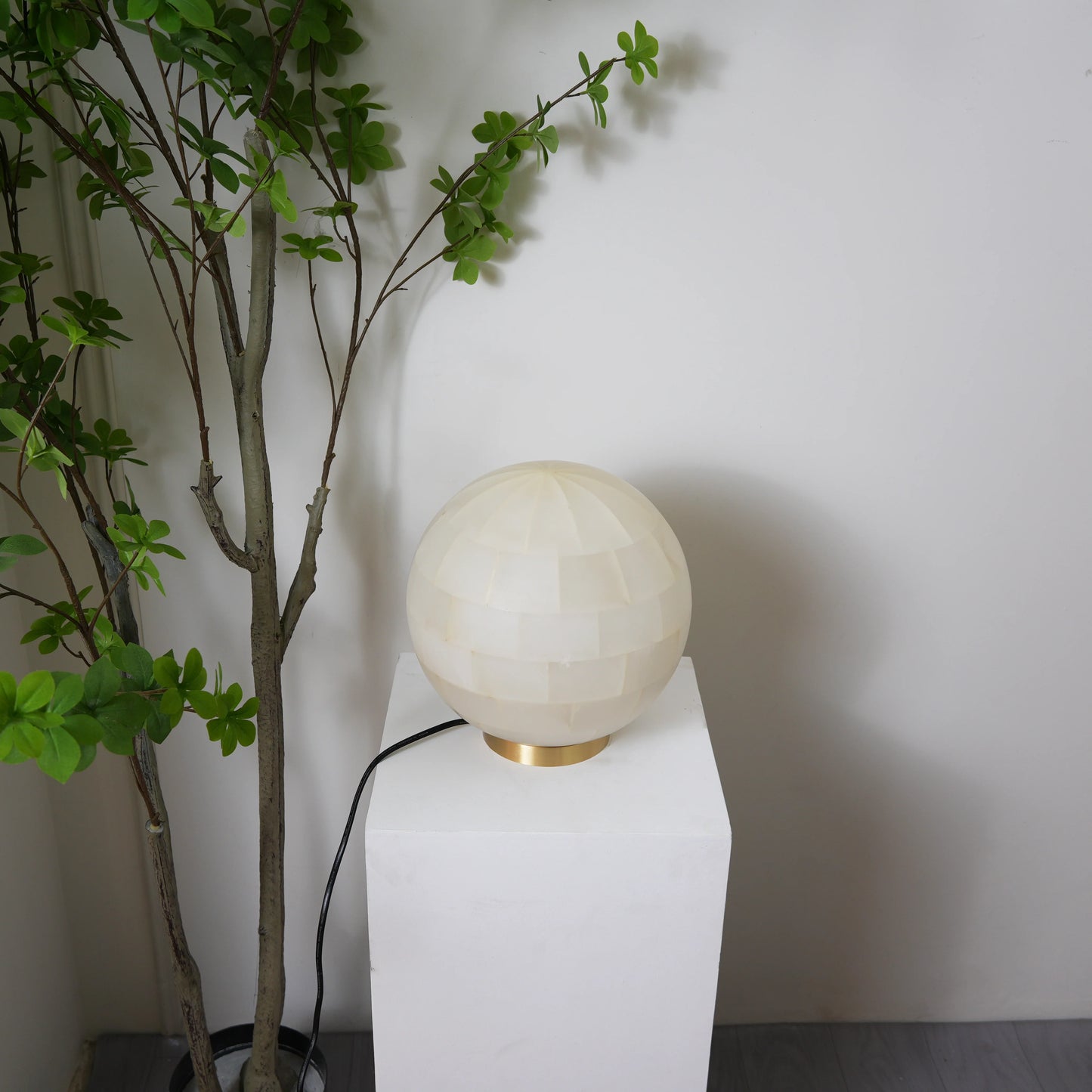 Alabaster Ball Table Lamp - Nuvé