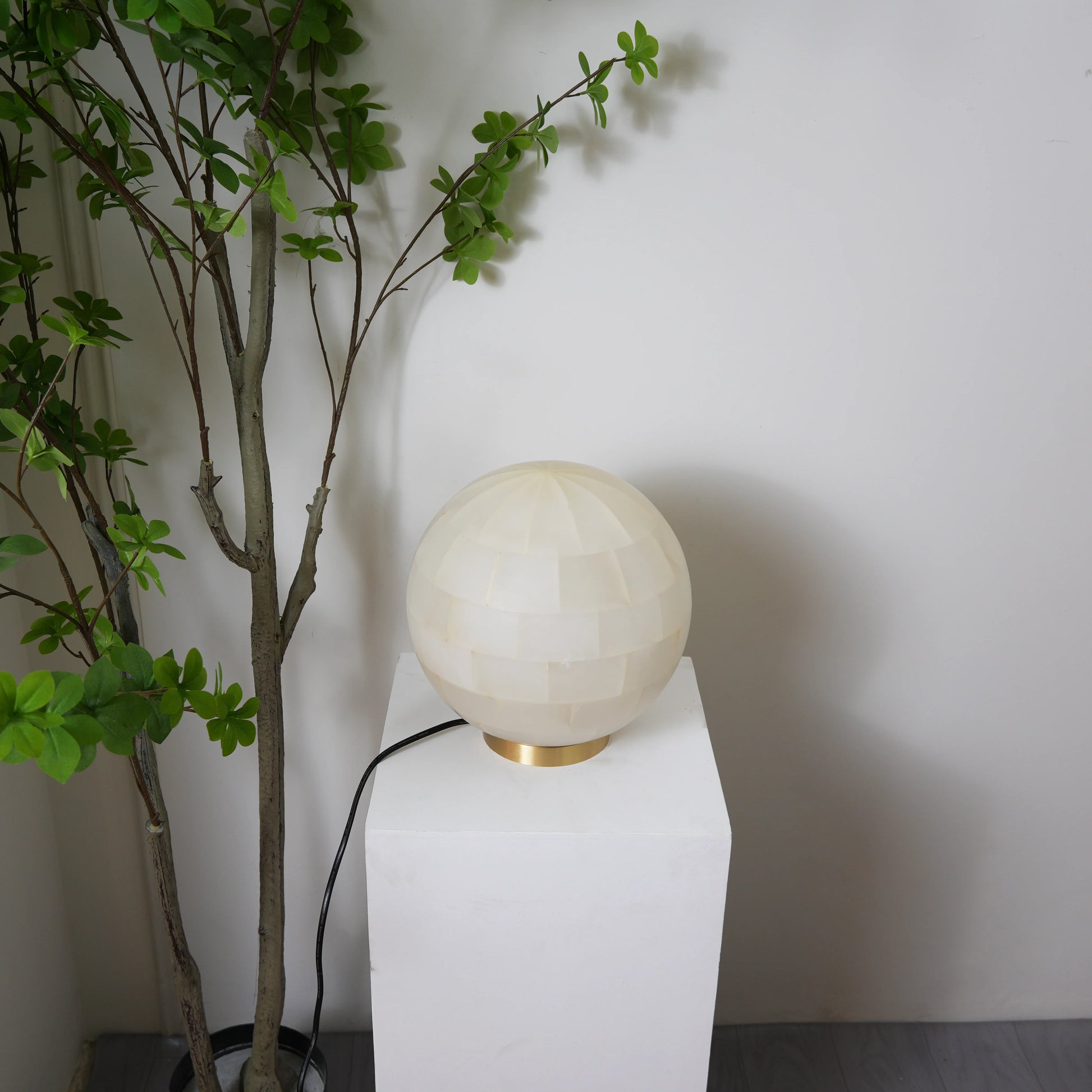 Alabaster Ball Table Lamp - Nuvé