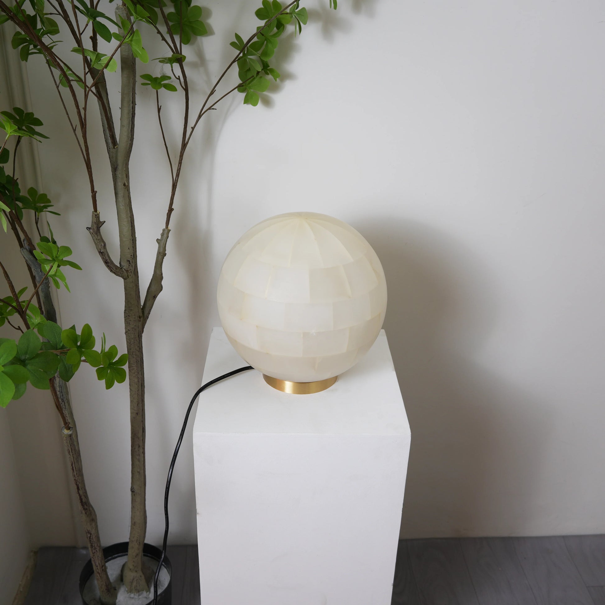 Alabaster Ball Table Lamp - Nuvé