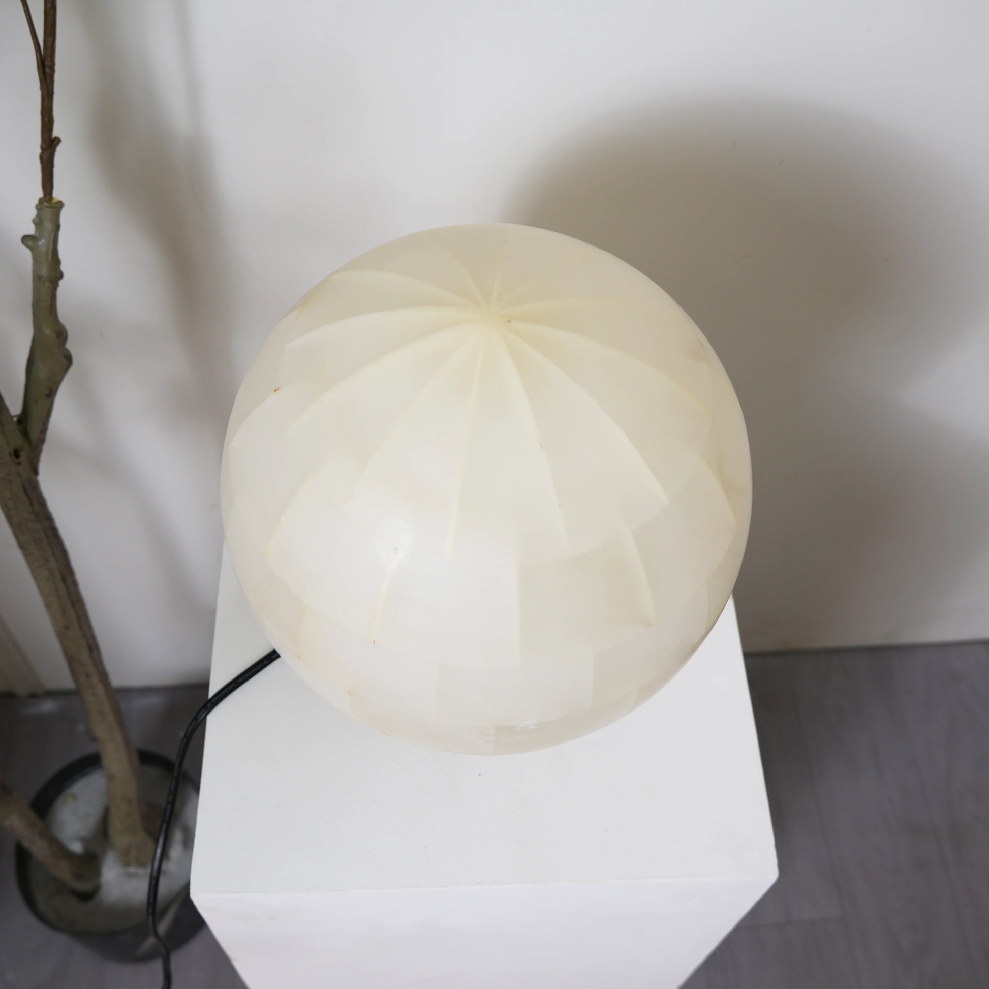Alabaster Ball Table Lamp - Nuvé