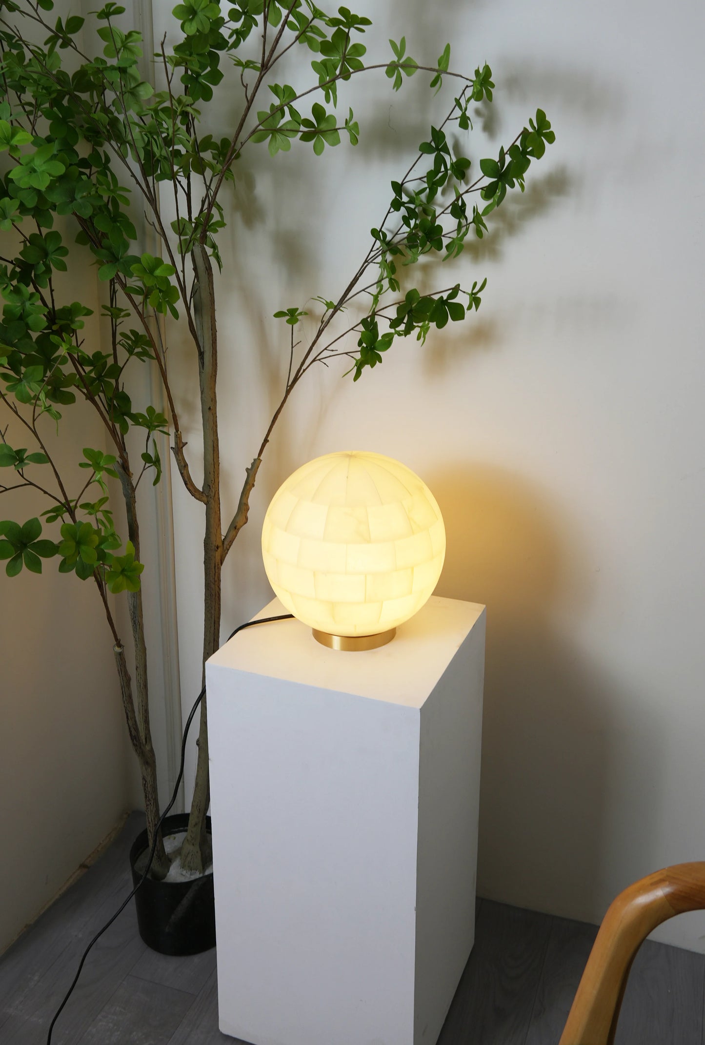 Alabaster Ball Table Lamp - Nuvé