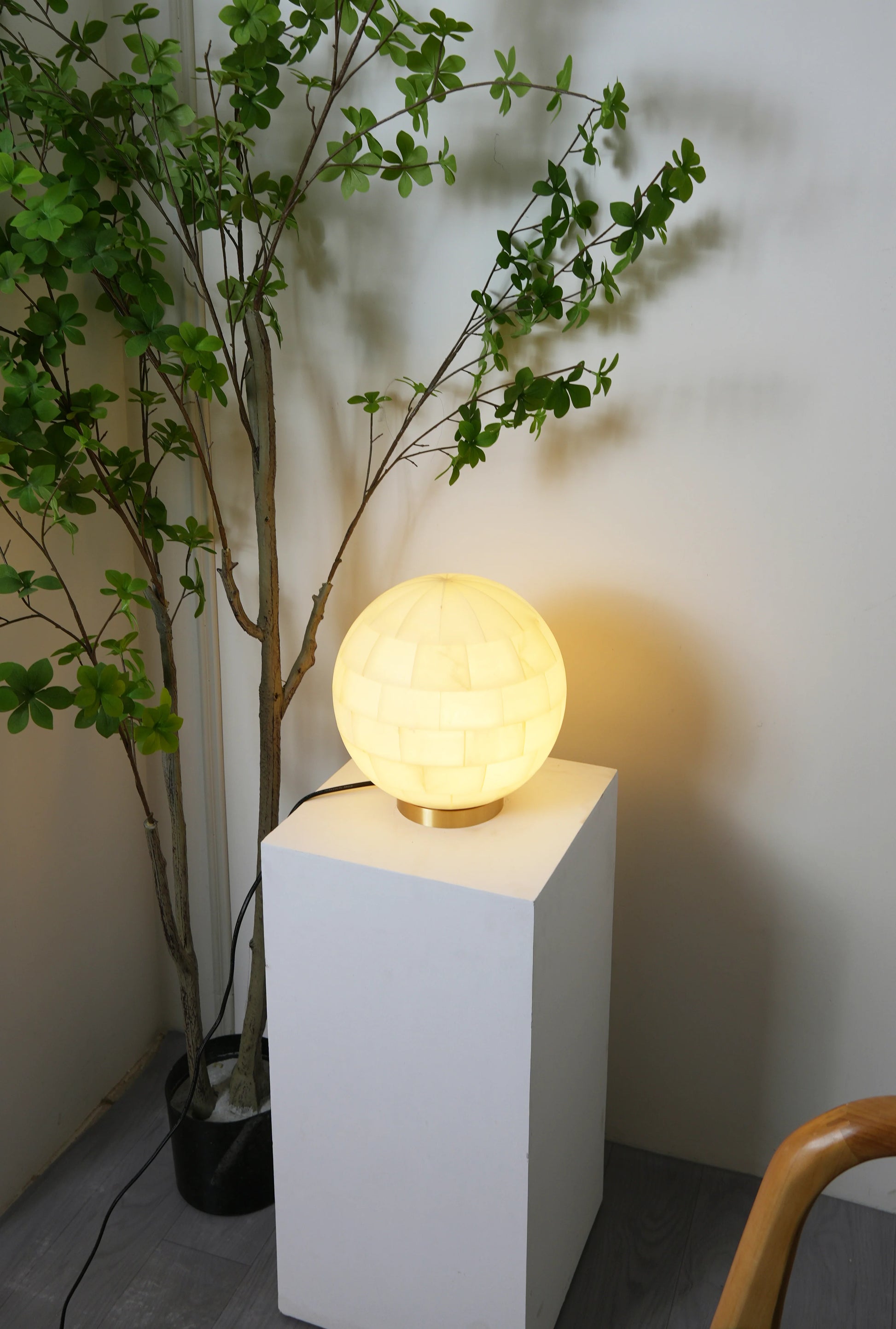 Alabaster Ball Table Lamp - Nuvé