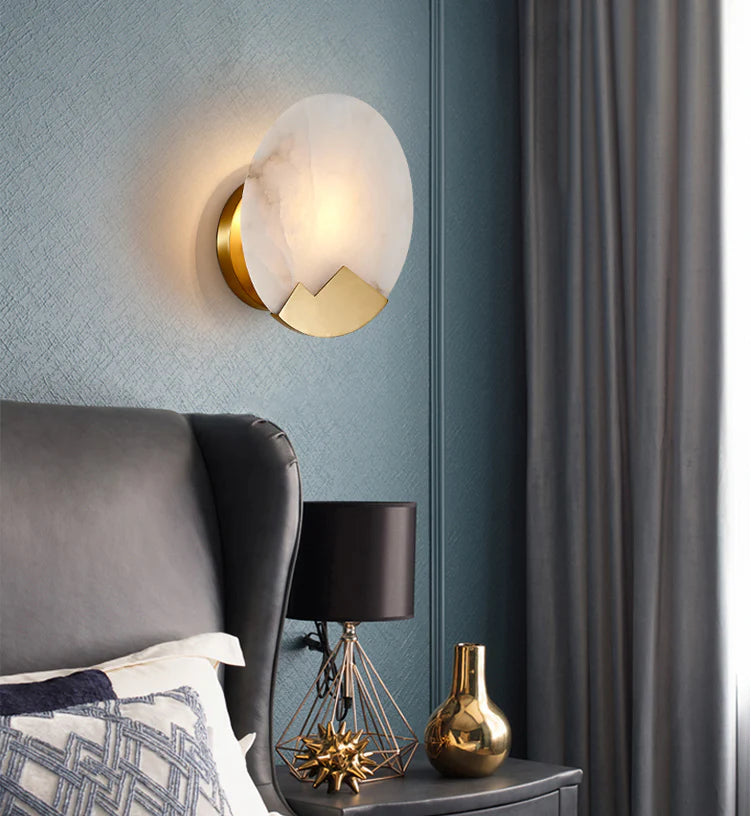 Alabaster Brass Wall Light - Nuvé