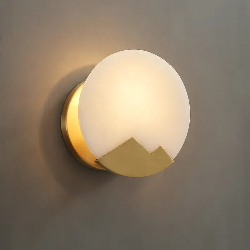 Alabaster Brass Wall Light - Nuvé