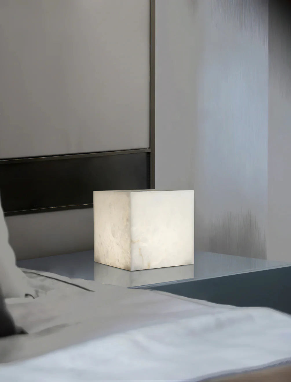 Alabaster Cubic Table Lamp - Nuvé