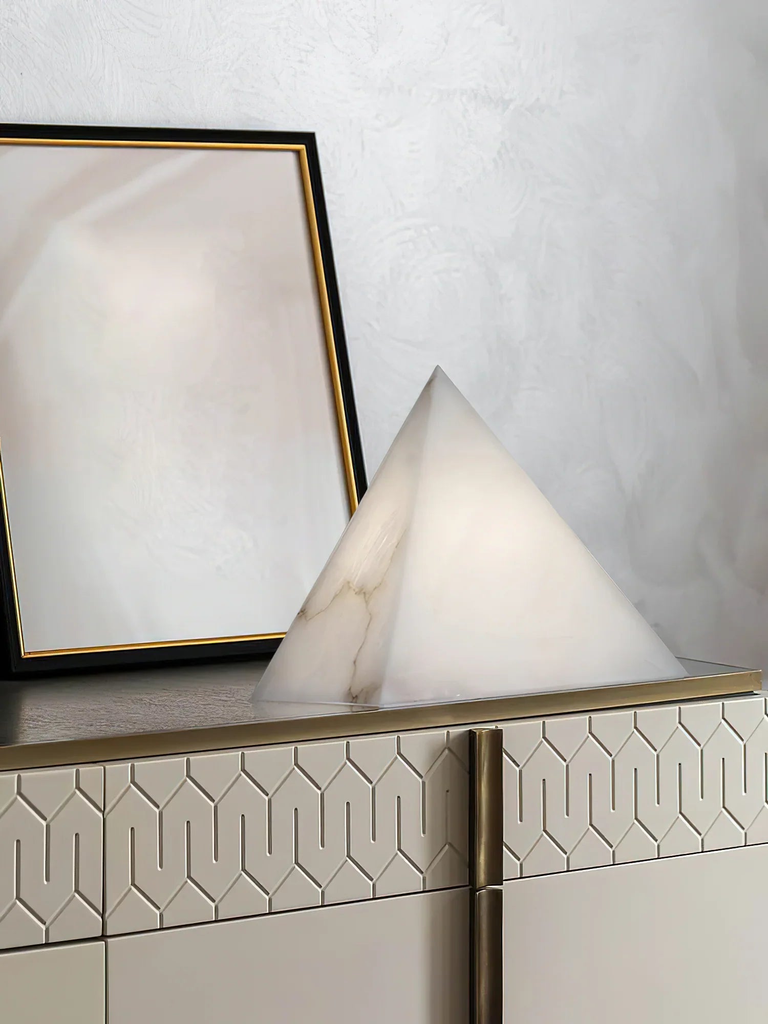 Alabaster Pyramid Table Lamp - Nuvé