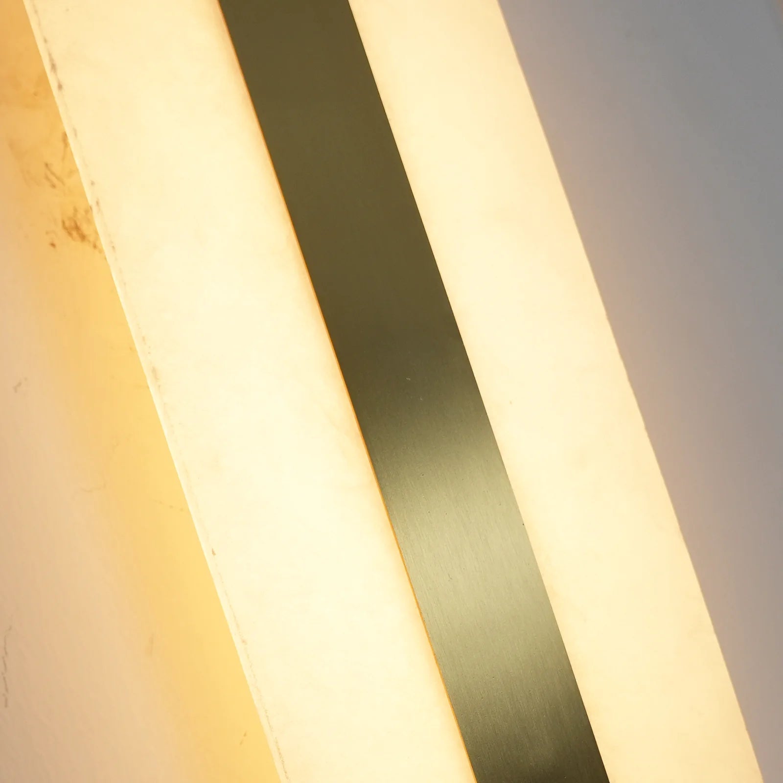 Alabaster Rounded Wall Light - Nuvé