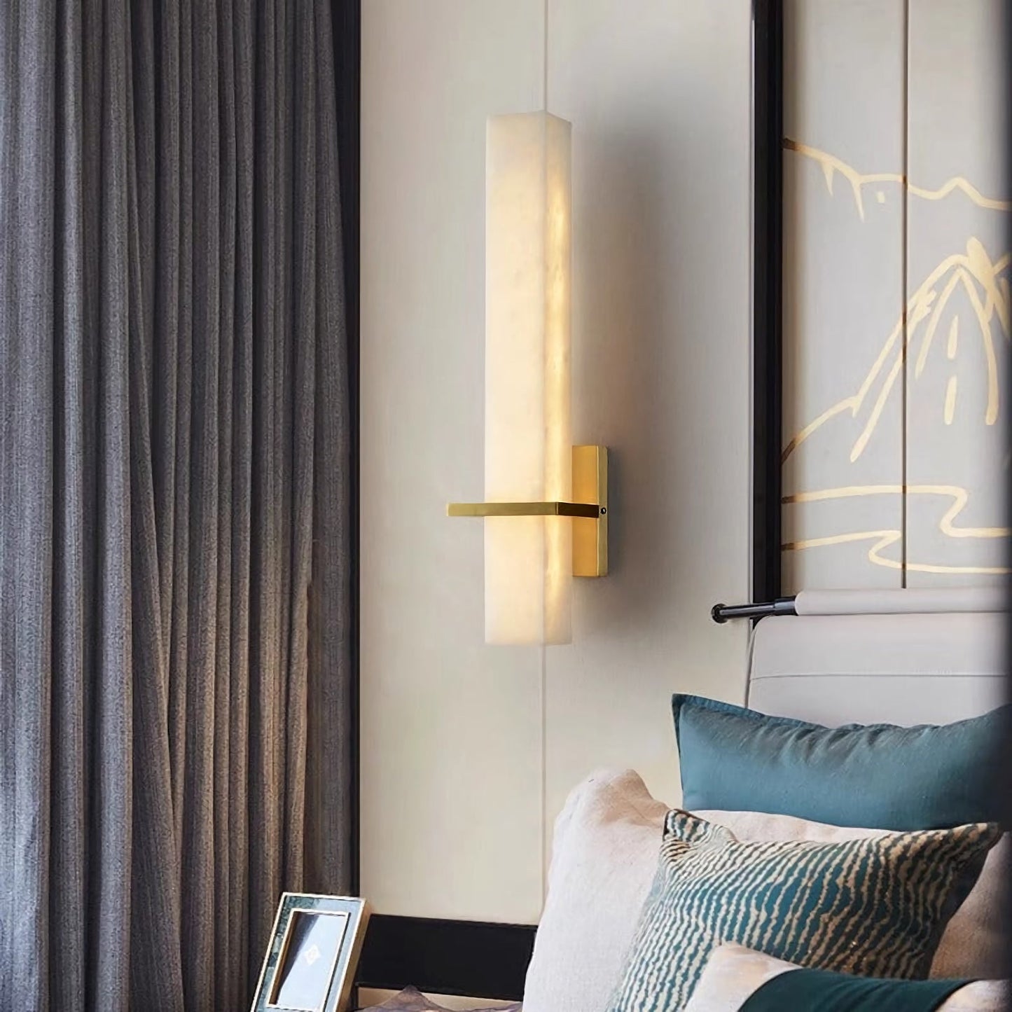Alabaster Milan wall lamp by Korewolamp featuring a sleek alabaster shade mounted on a wall bracket.