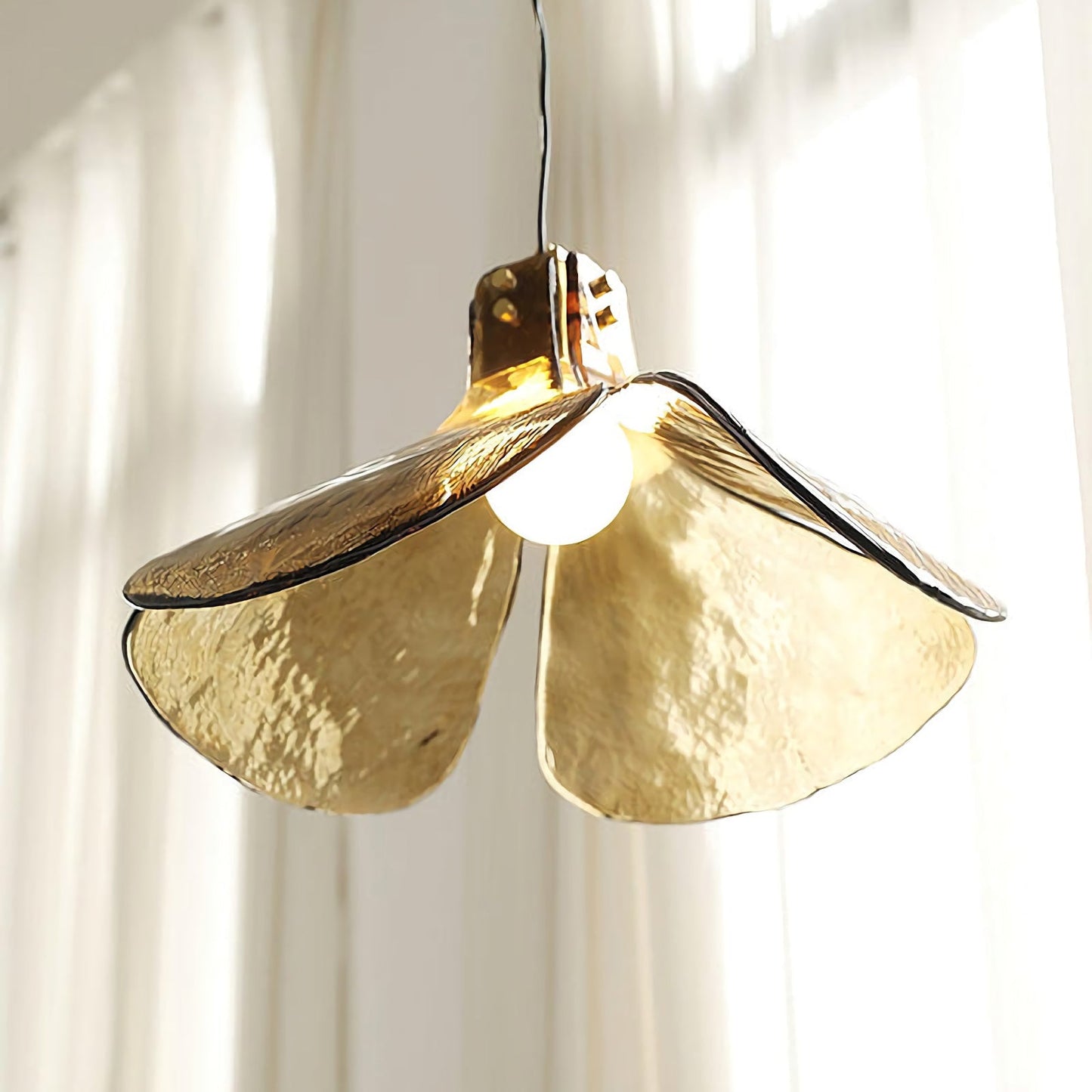 Amber Petal Glass Pendant Light - Nuvé