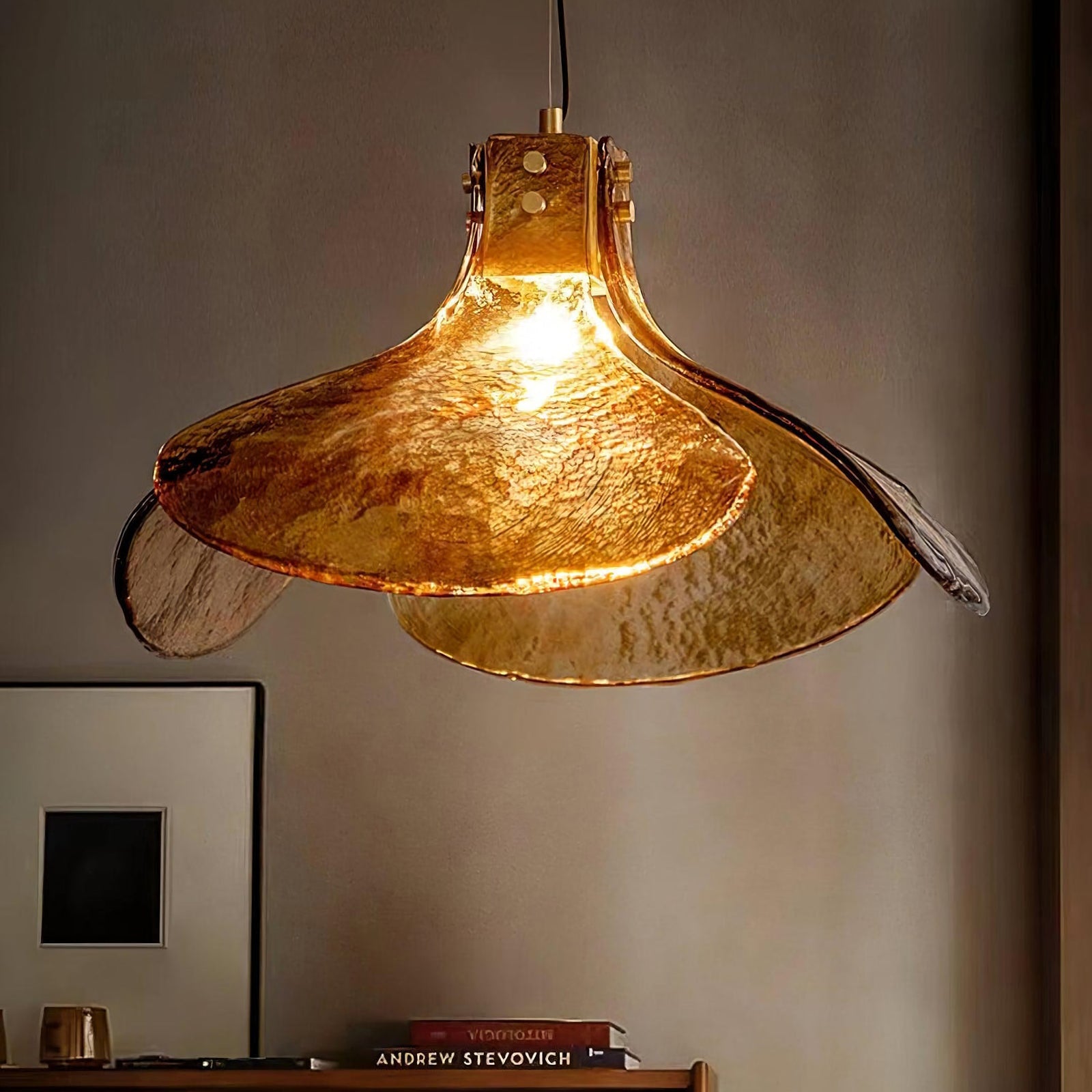 Amber Petal Glass Pendant Light - Nuvé