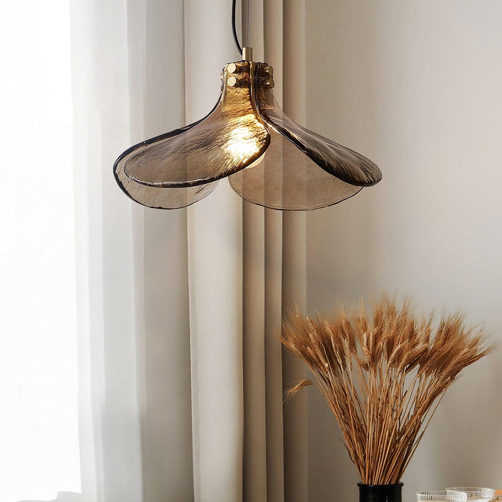 Amber Petal Glass Pendant Light - Nuvé