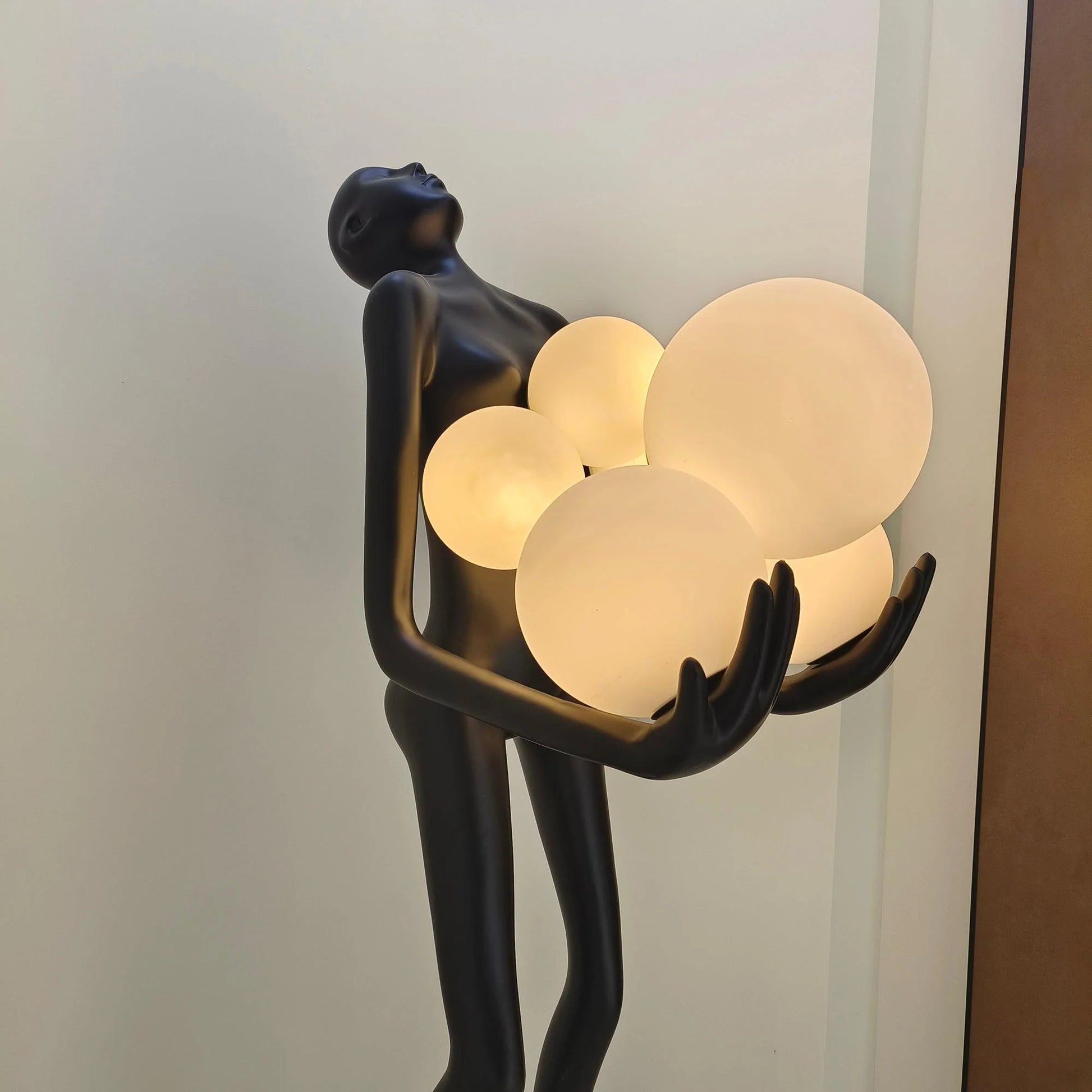 Artistic Decorative Figure Floor Lamp - Nuvé