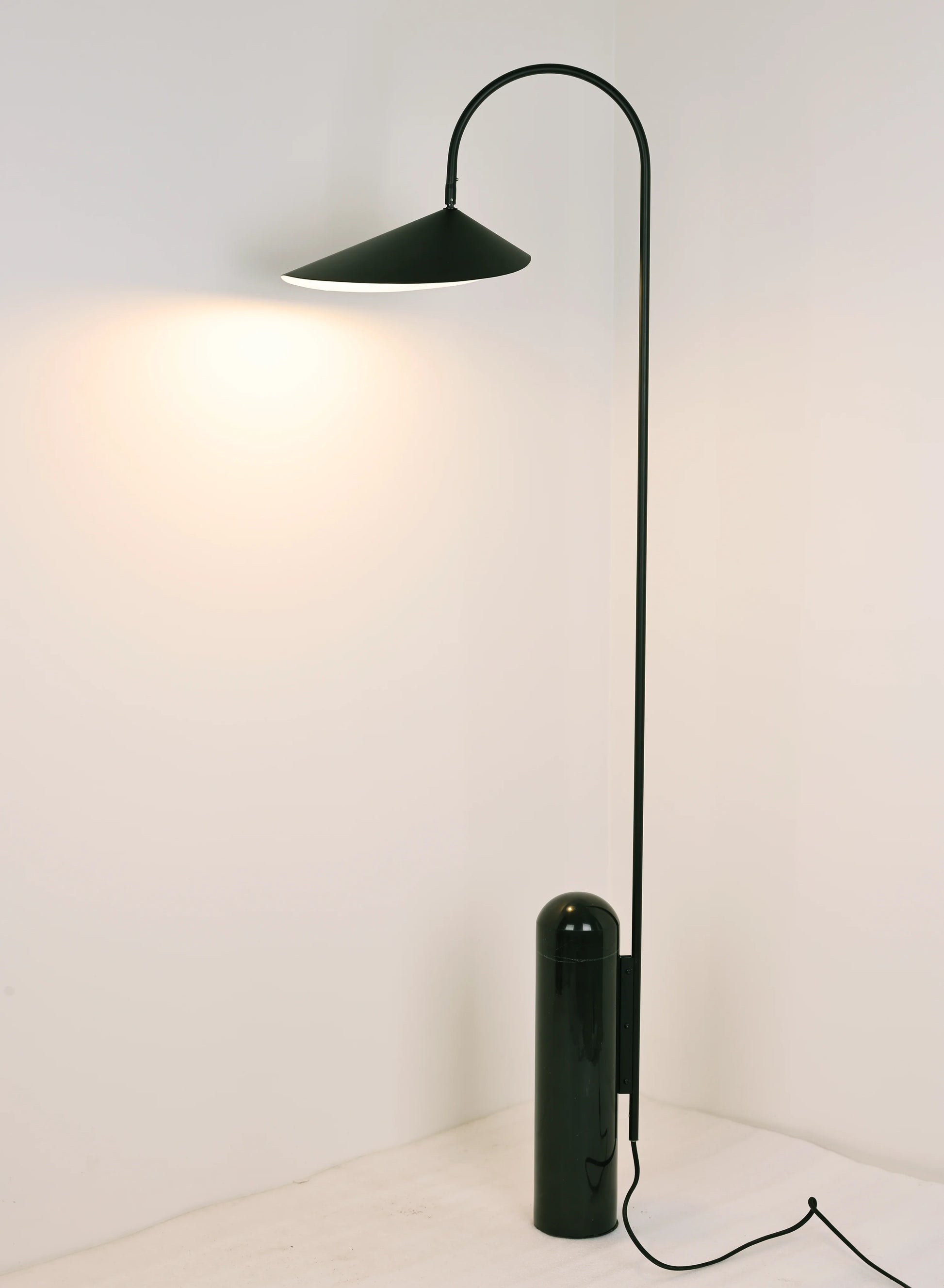 Arum Marble Floor Lamp - Nuvé